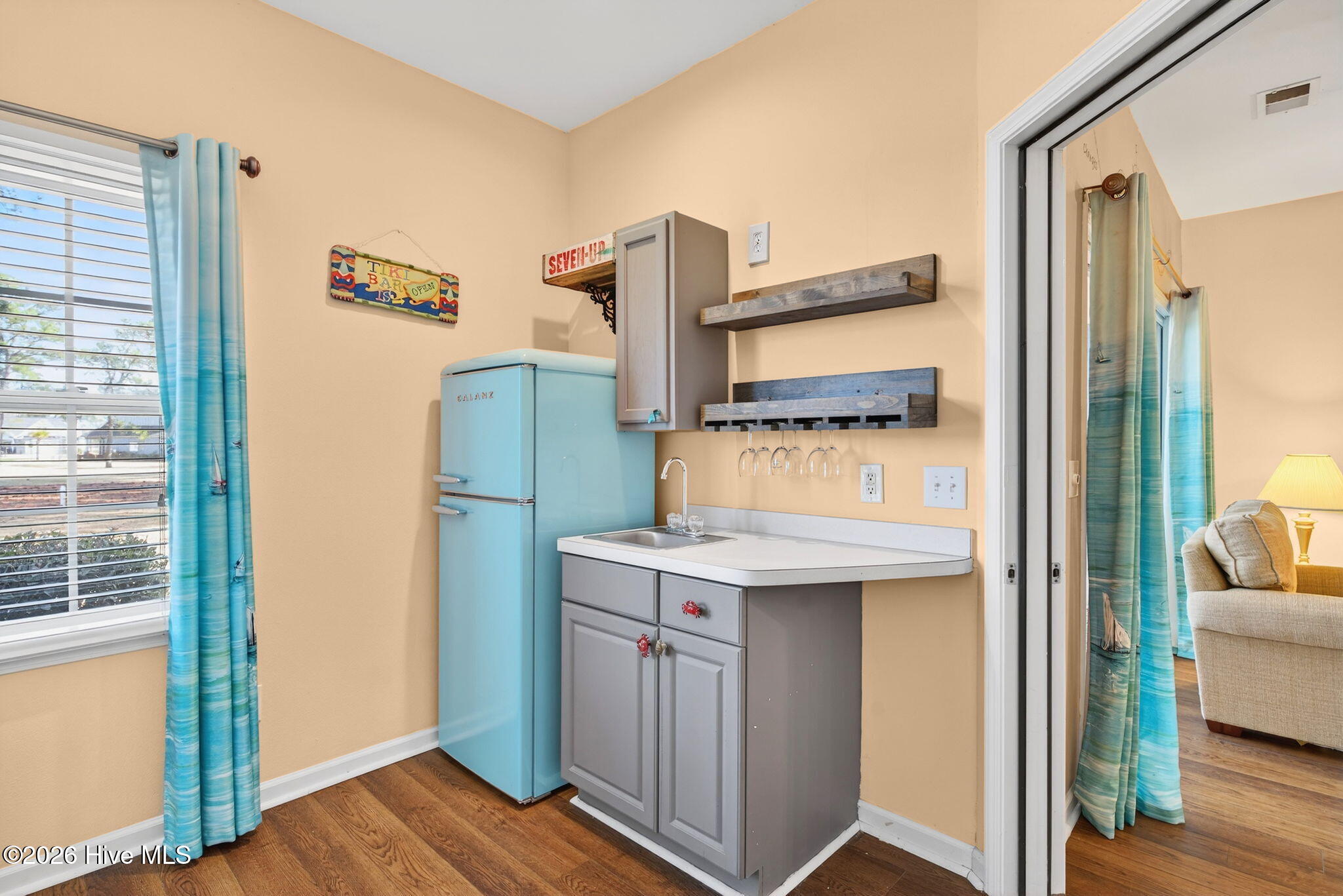 100558580 | Photo 21