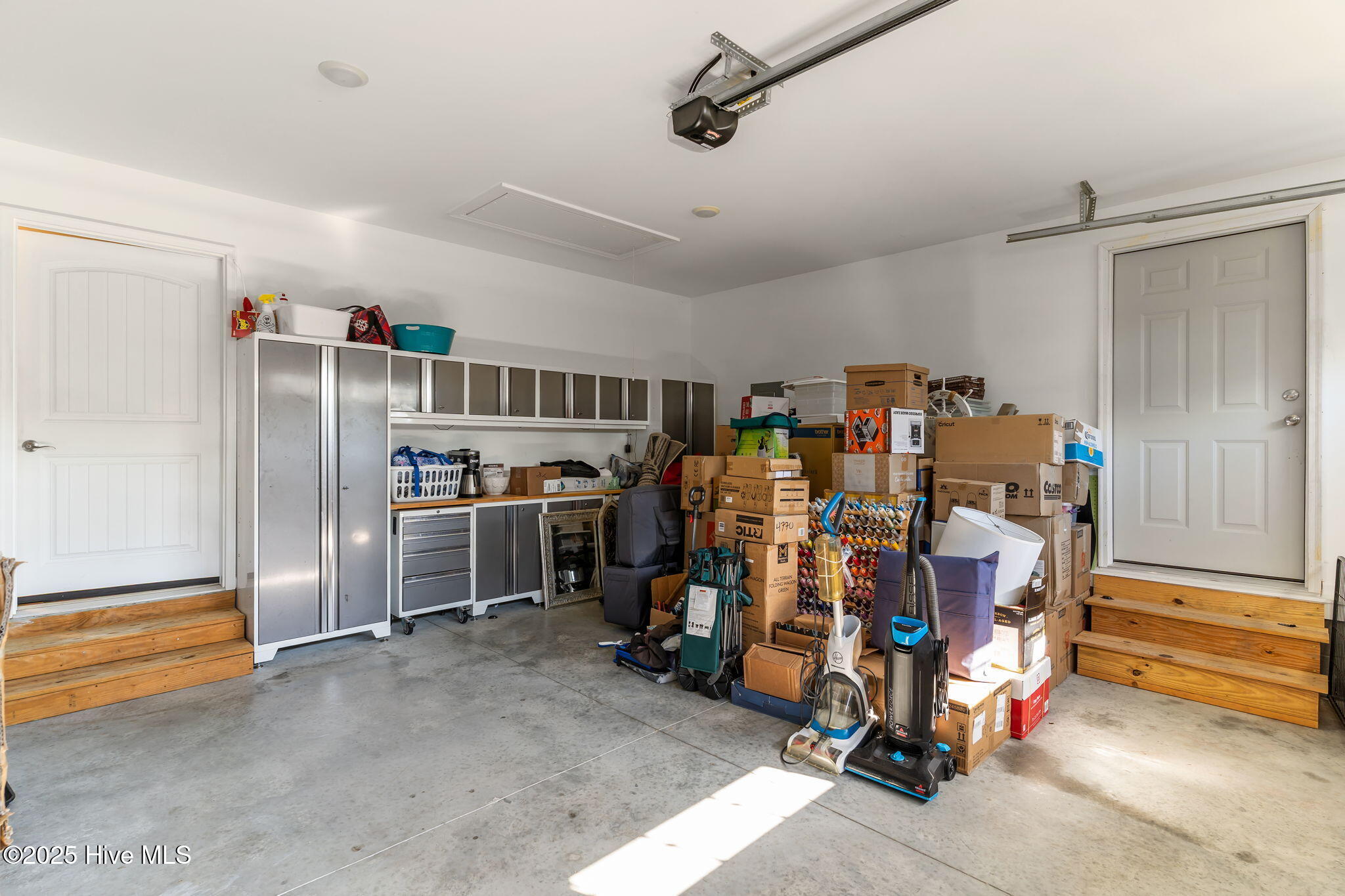 100530347 | Photo 34