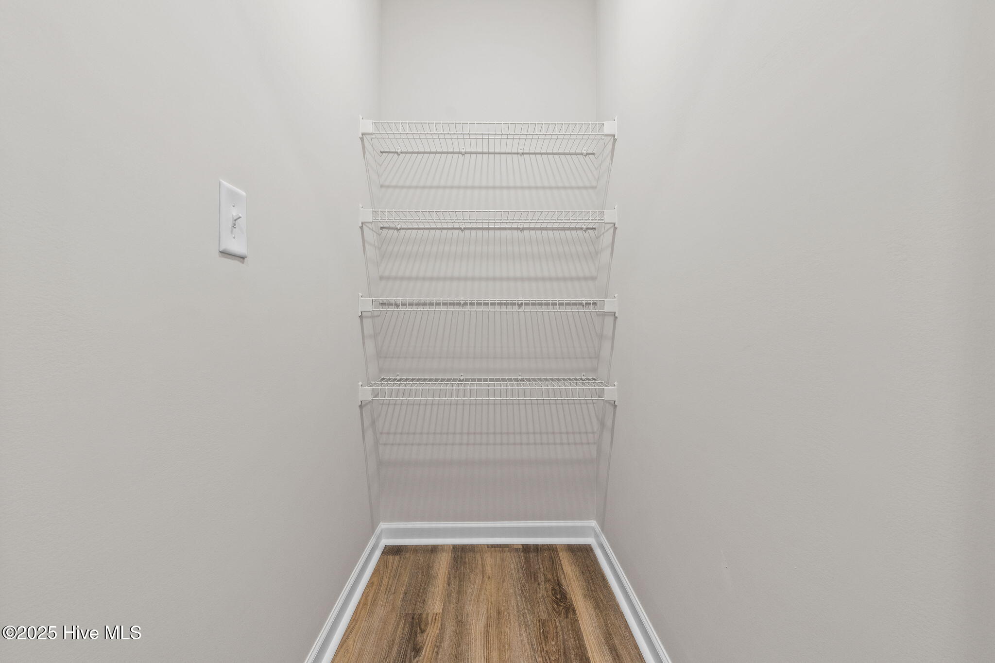 100506645 | Photo 21