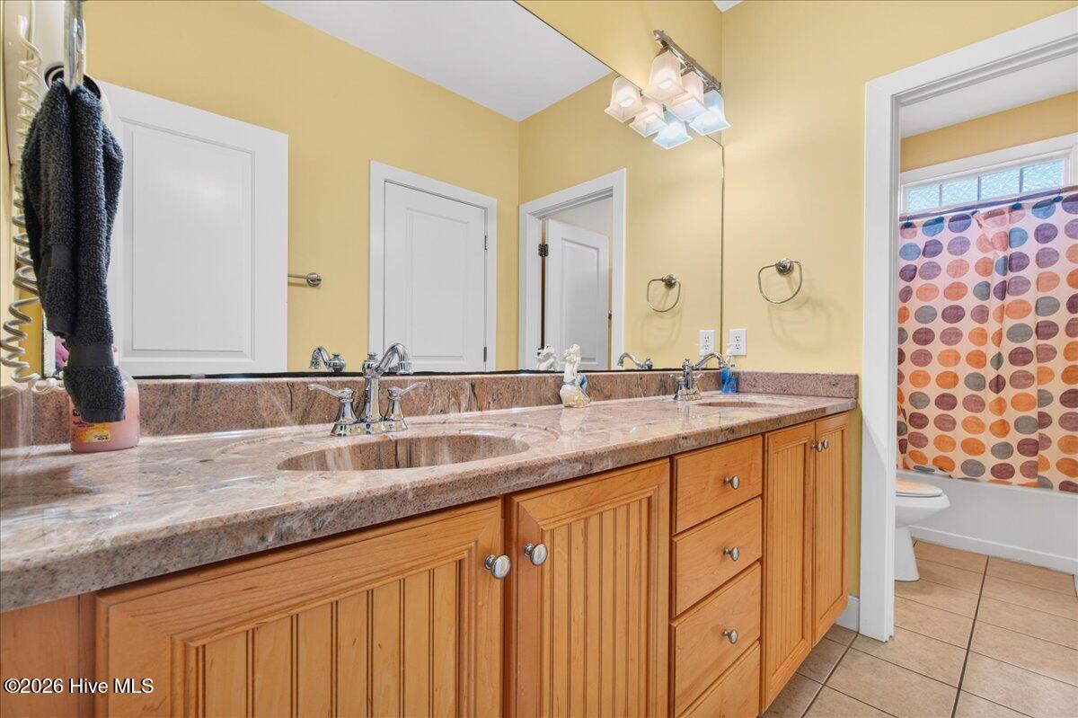 100549293 | Photo 28