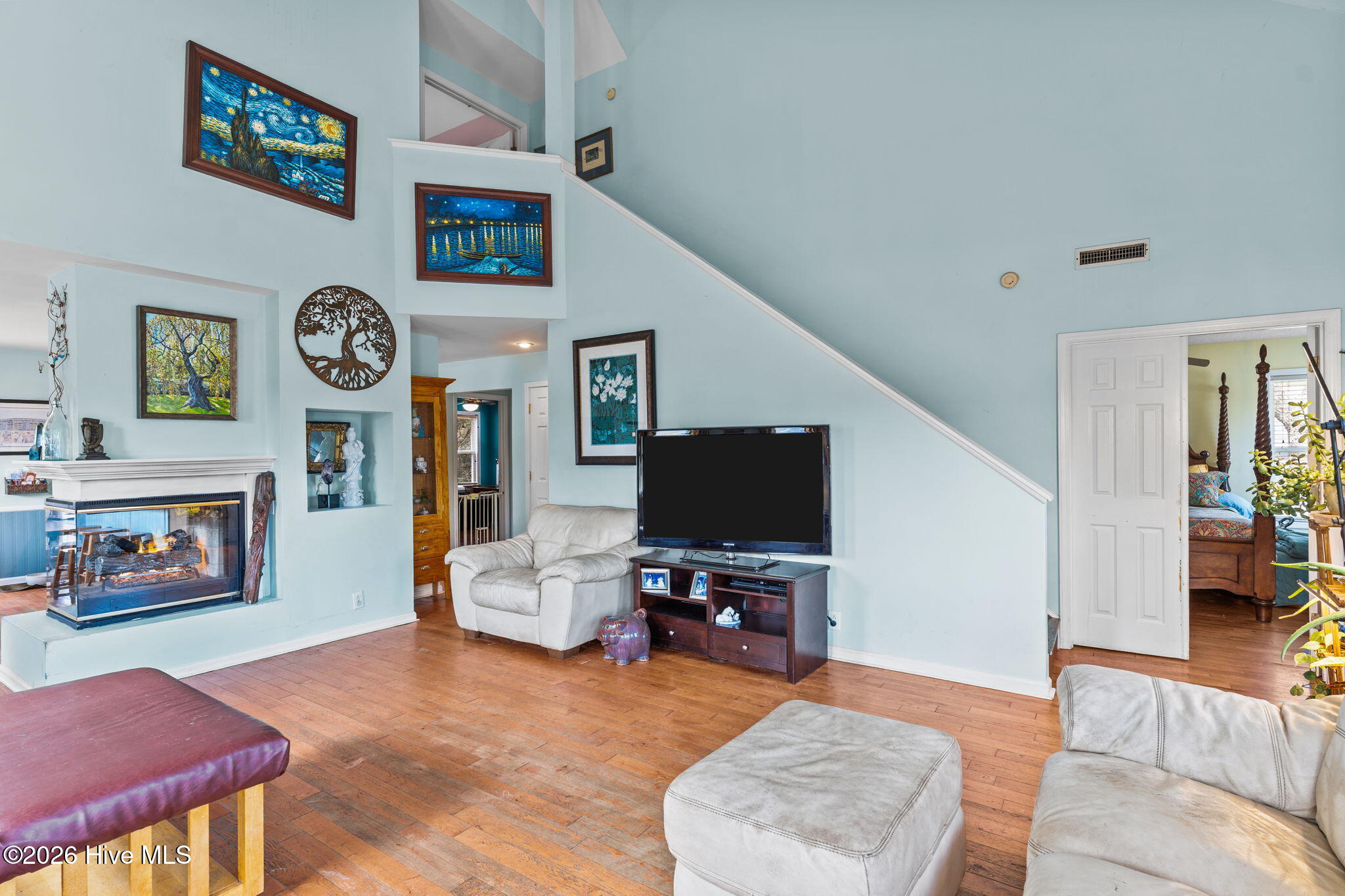 100564458 | Photo 13