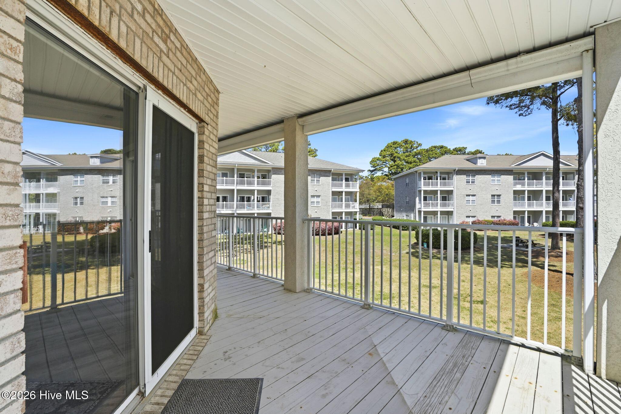 100564188 | Photo 23