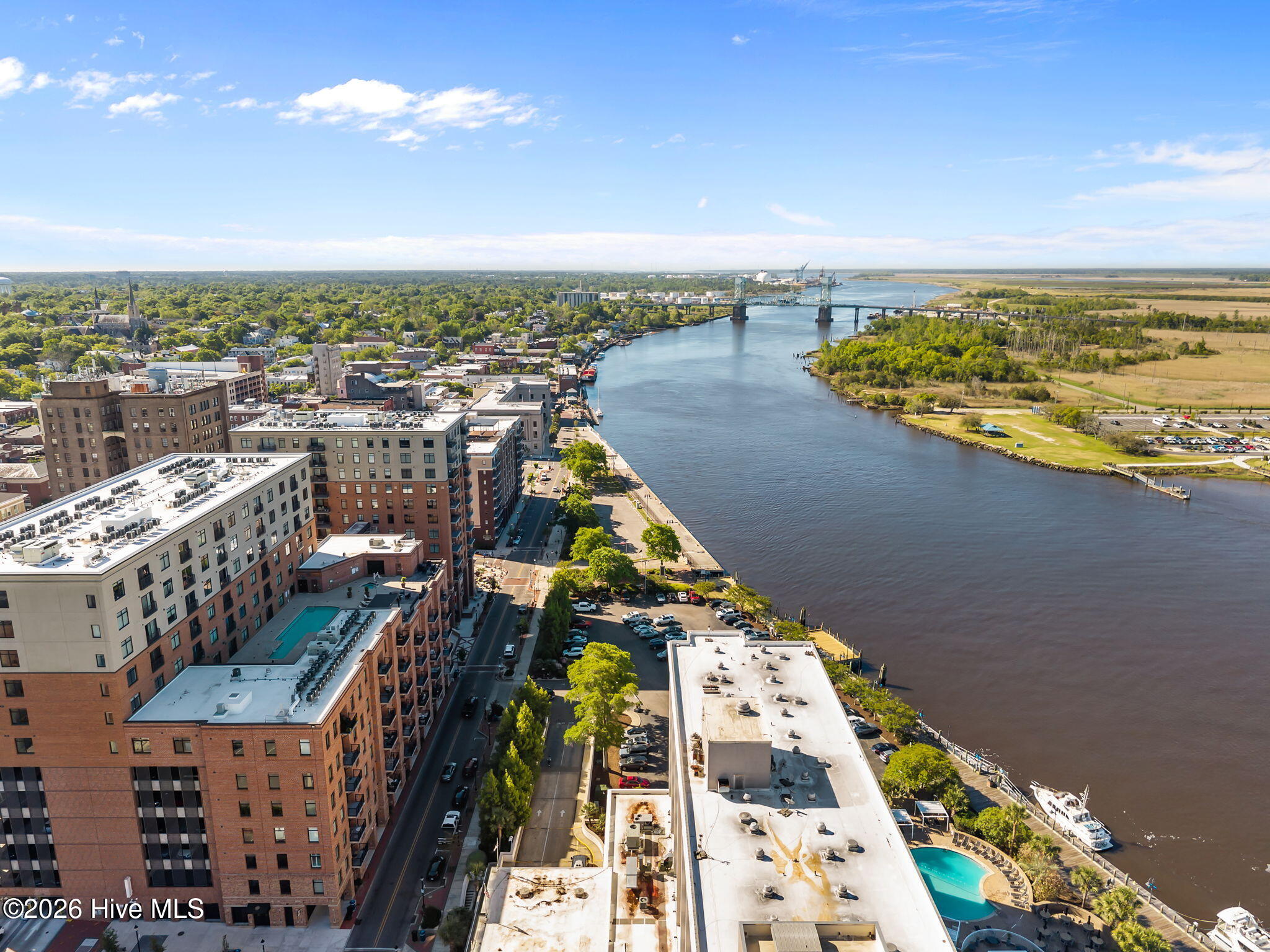 100565283 | Photo 68