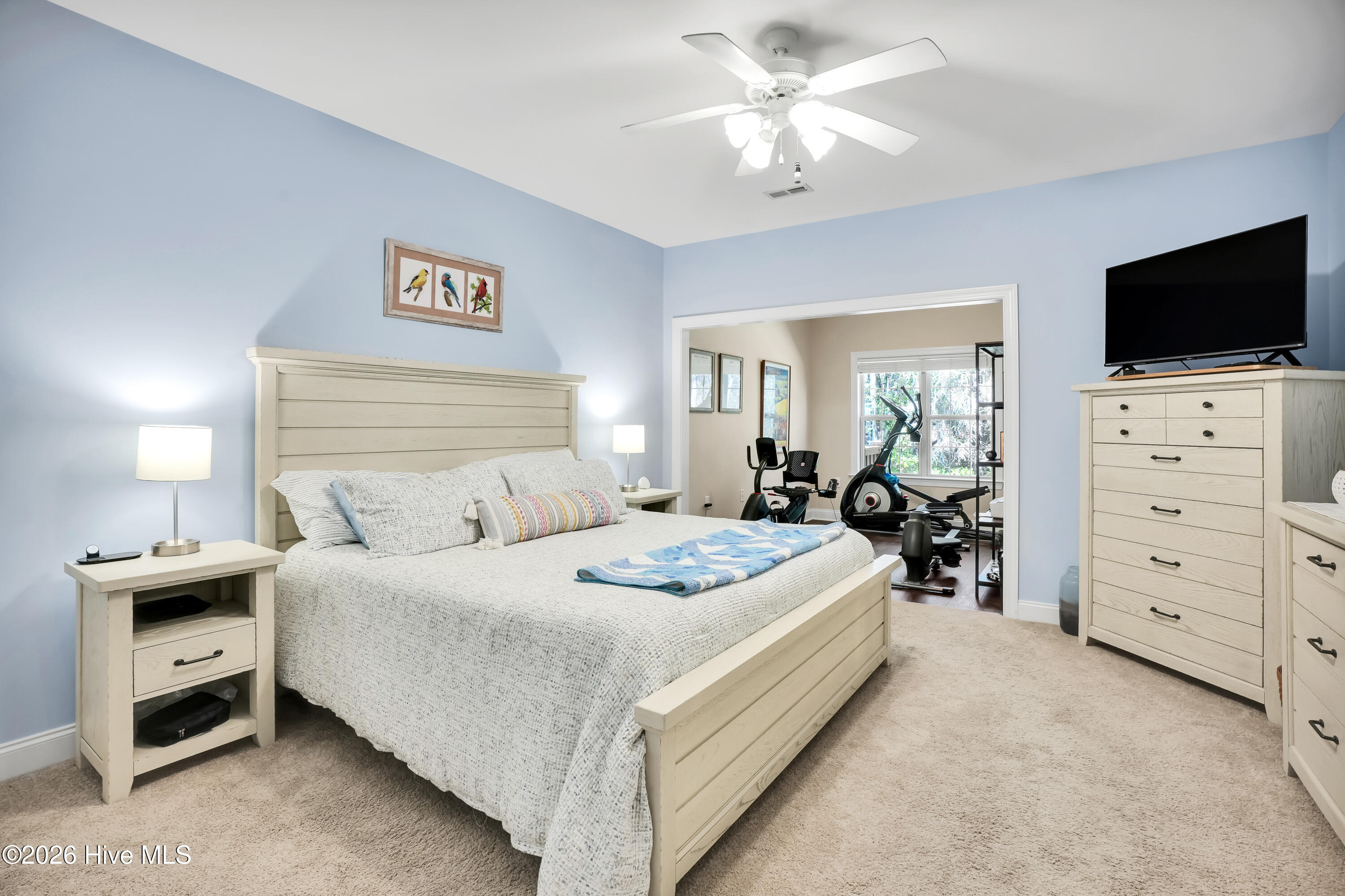 100561056 | Photo 15