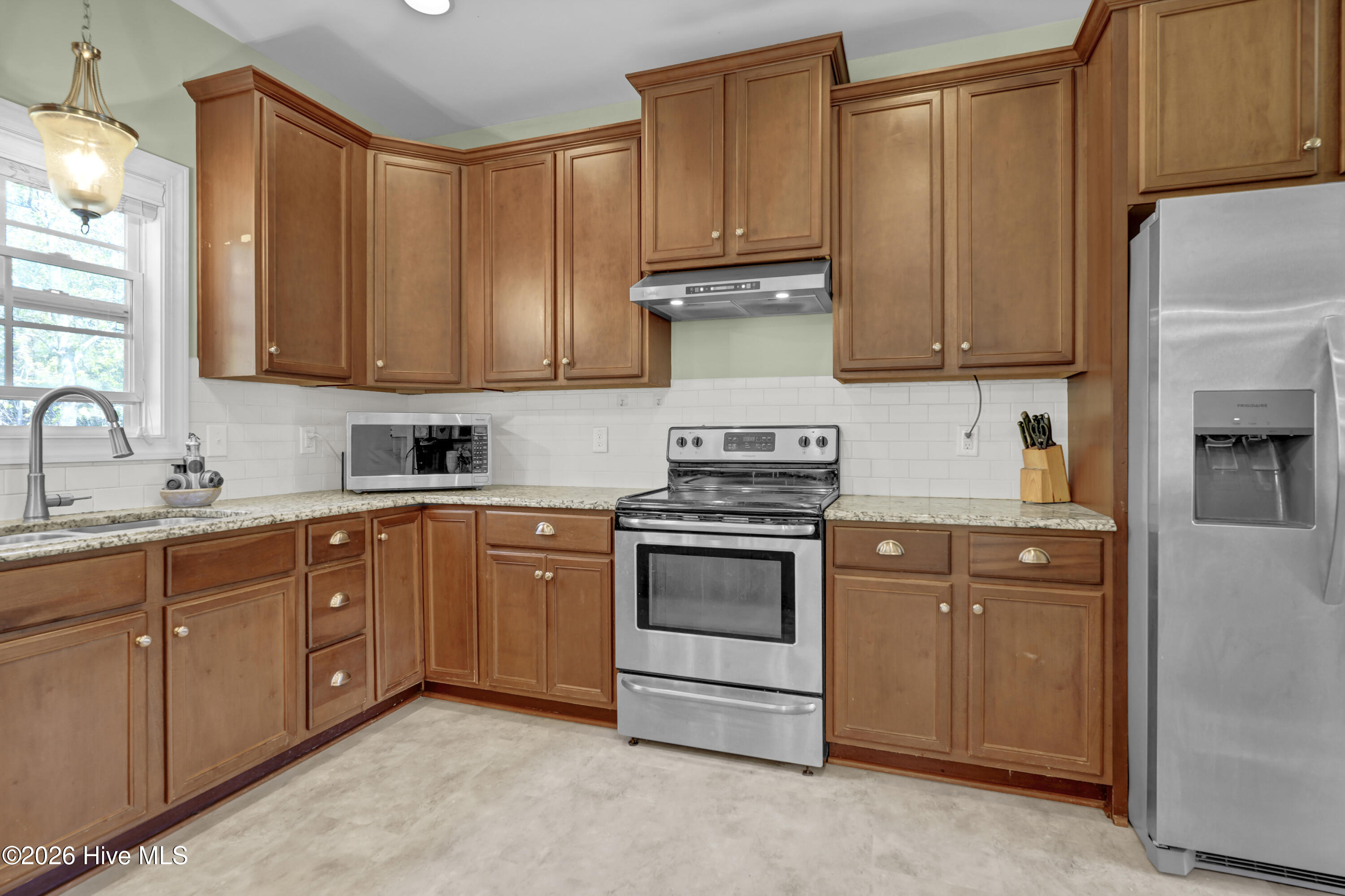 100565660 | Photo 17