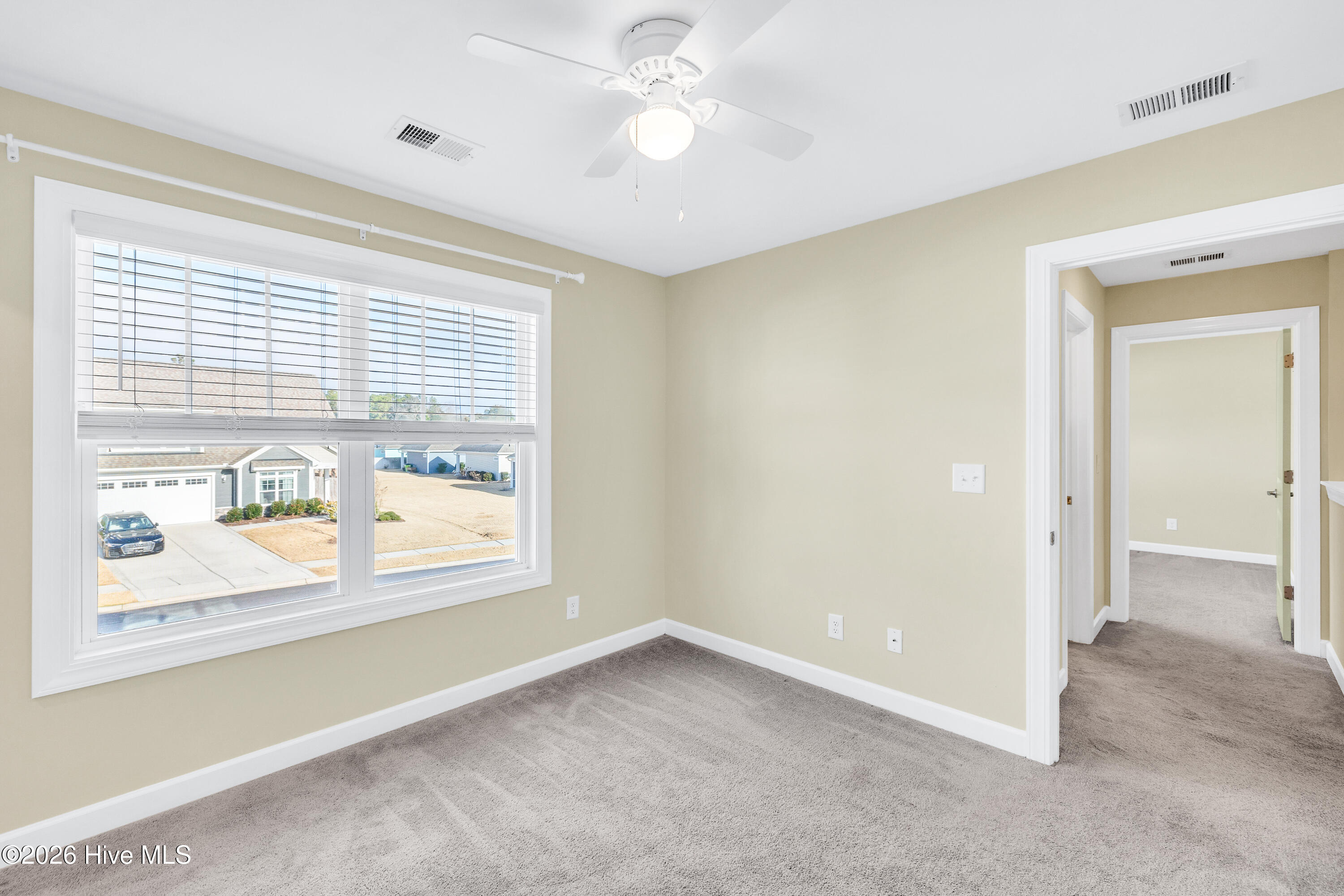 100548253 | Photo 40