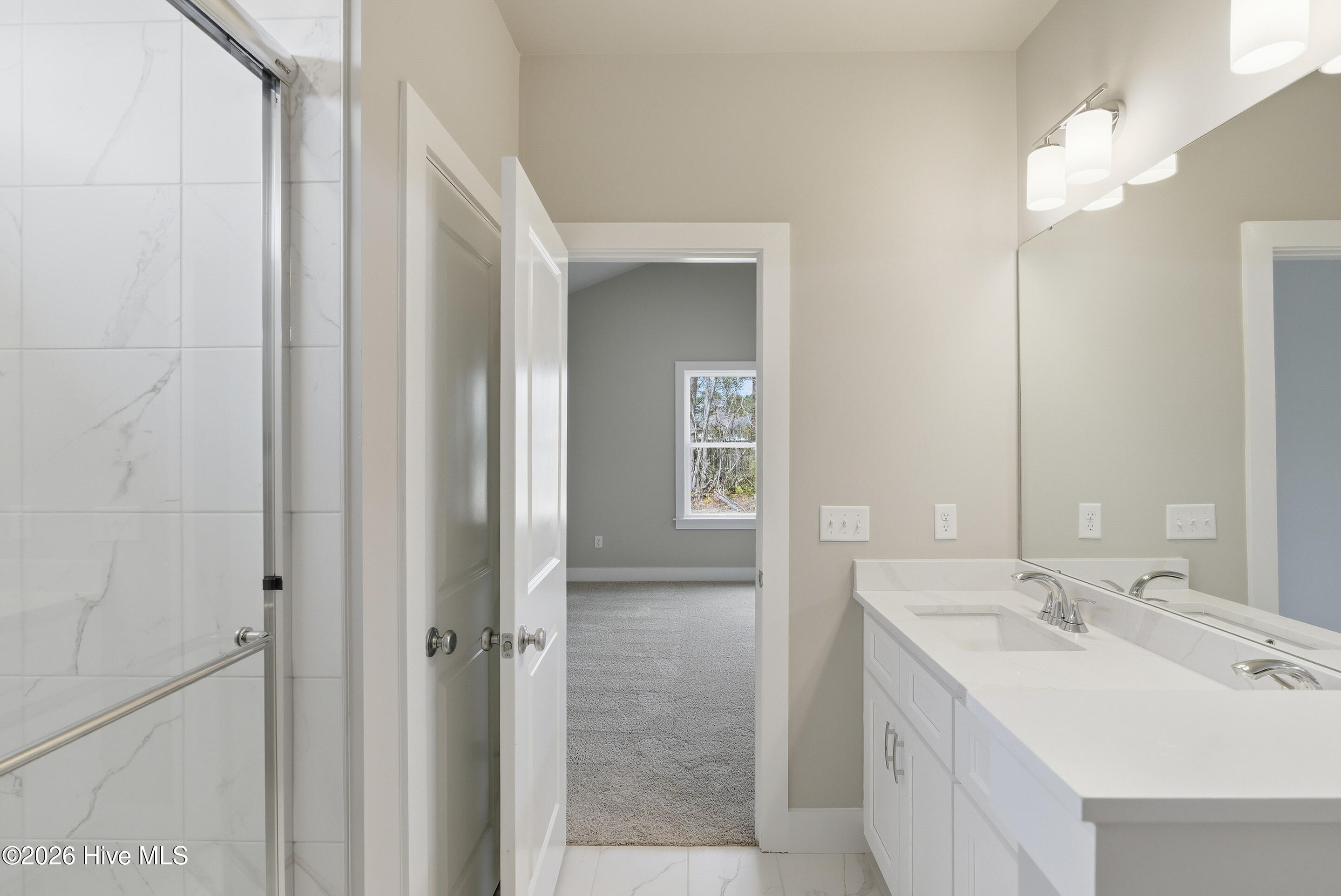 100547576 | Photo 15