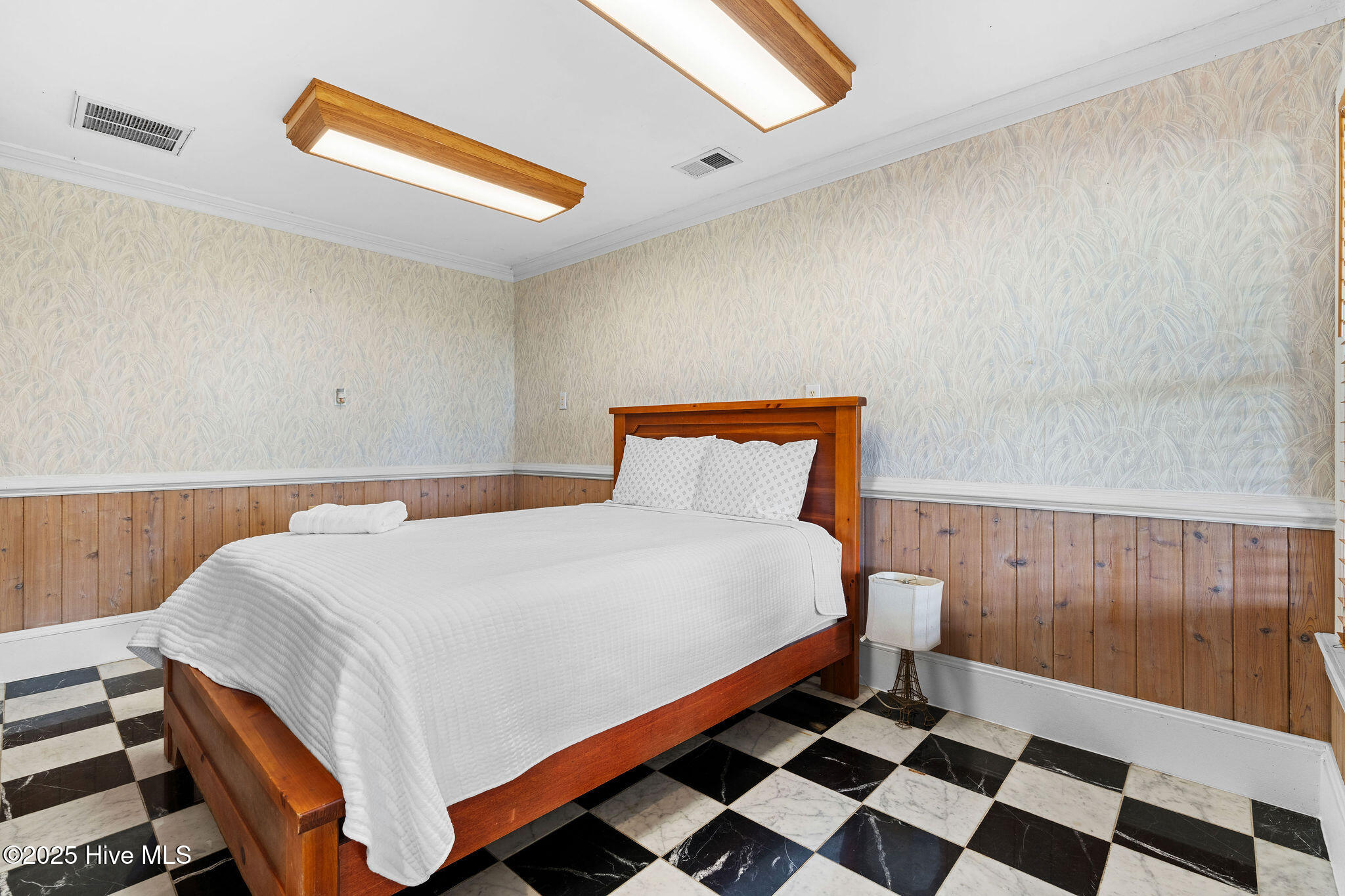 100556700 | Photo 58