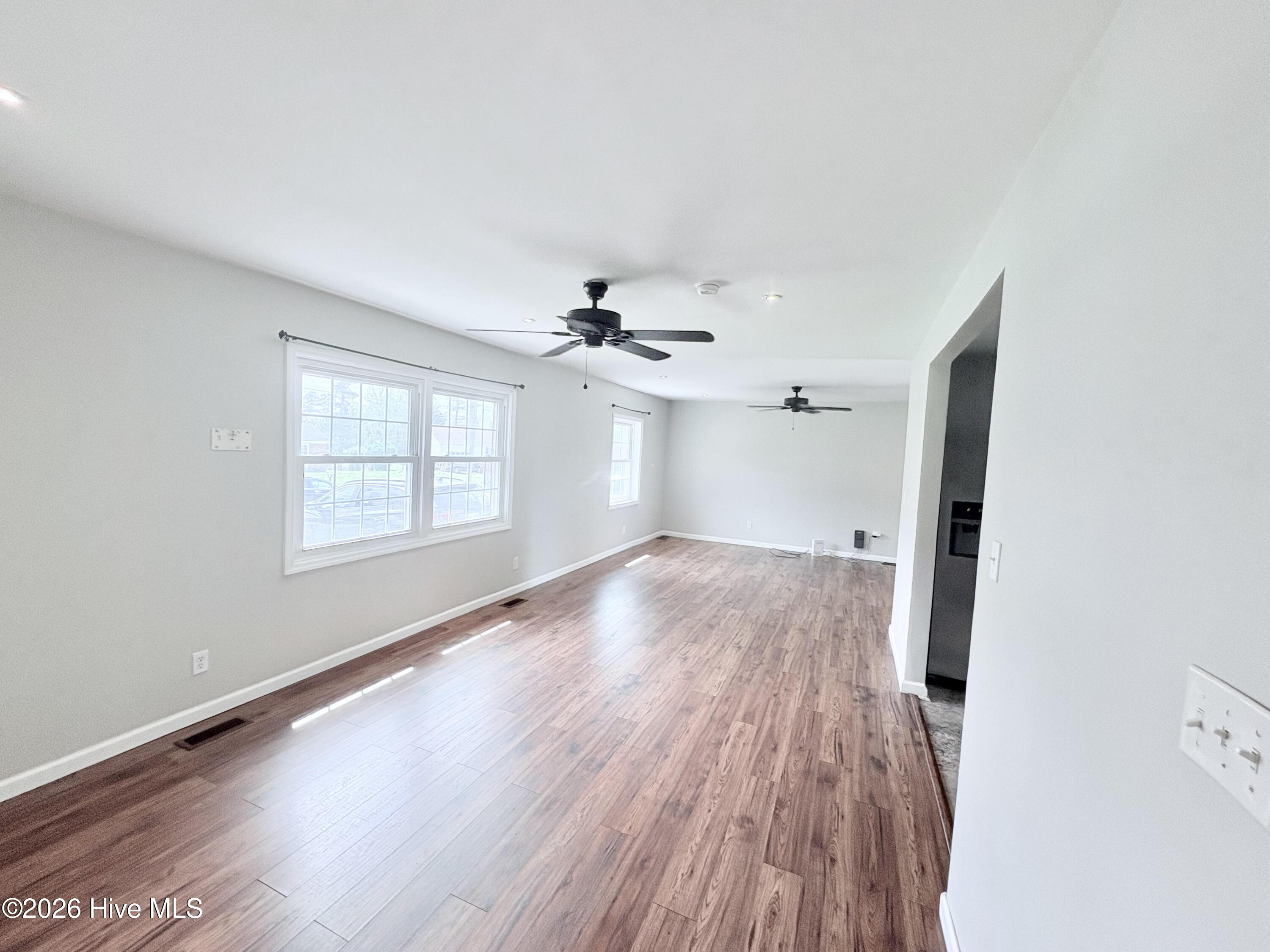 100566369 | Photo 16