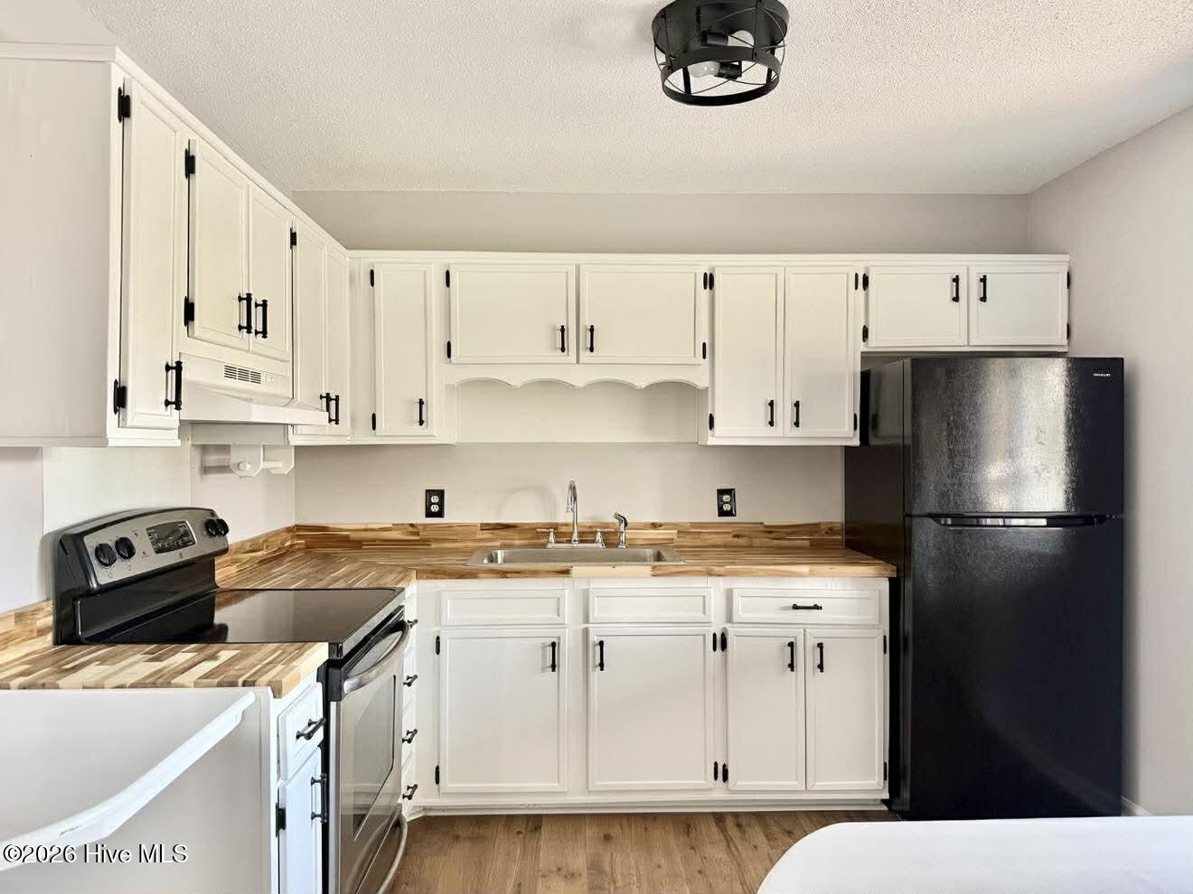 100546009 | Photo 16