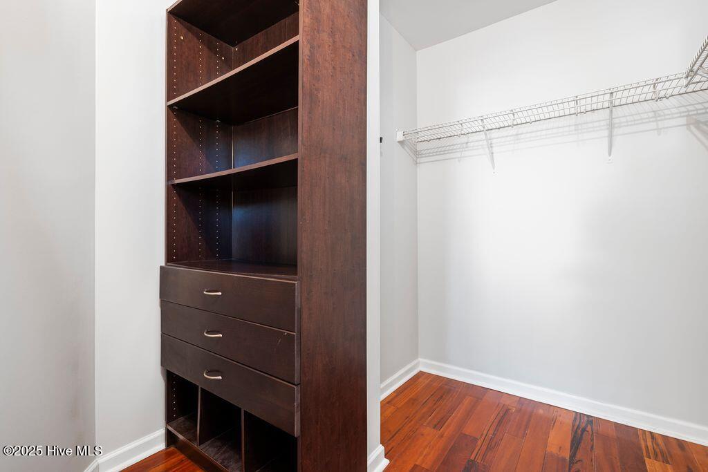 100538877 | Photo 27