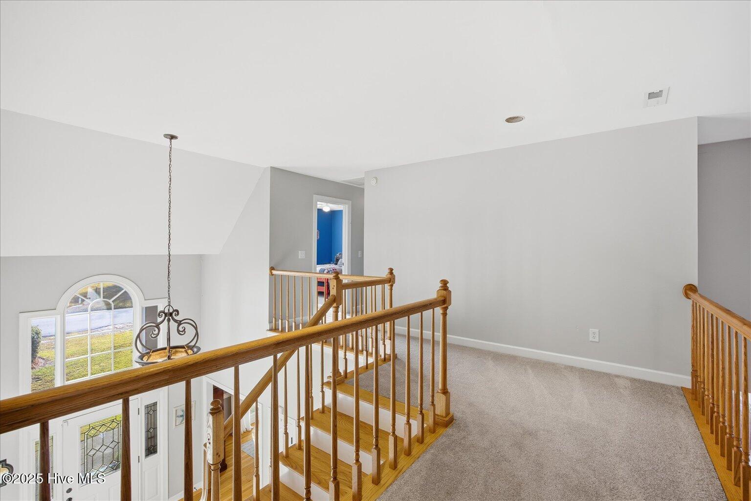 100542607 | Photo 34