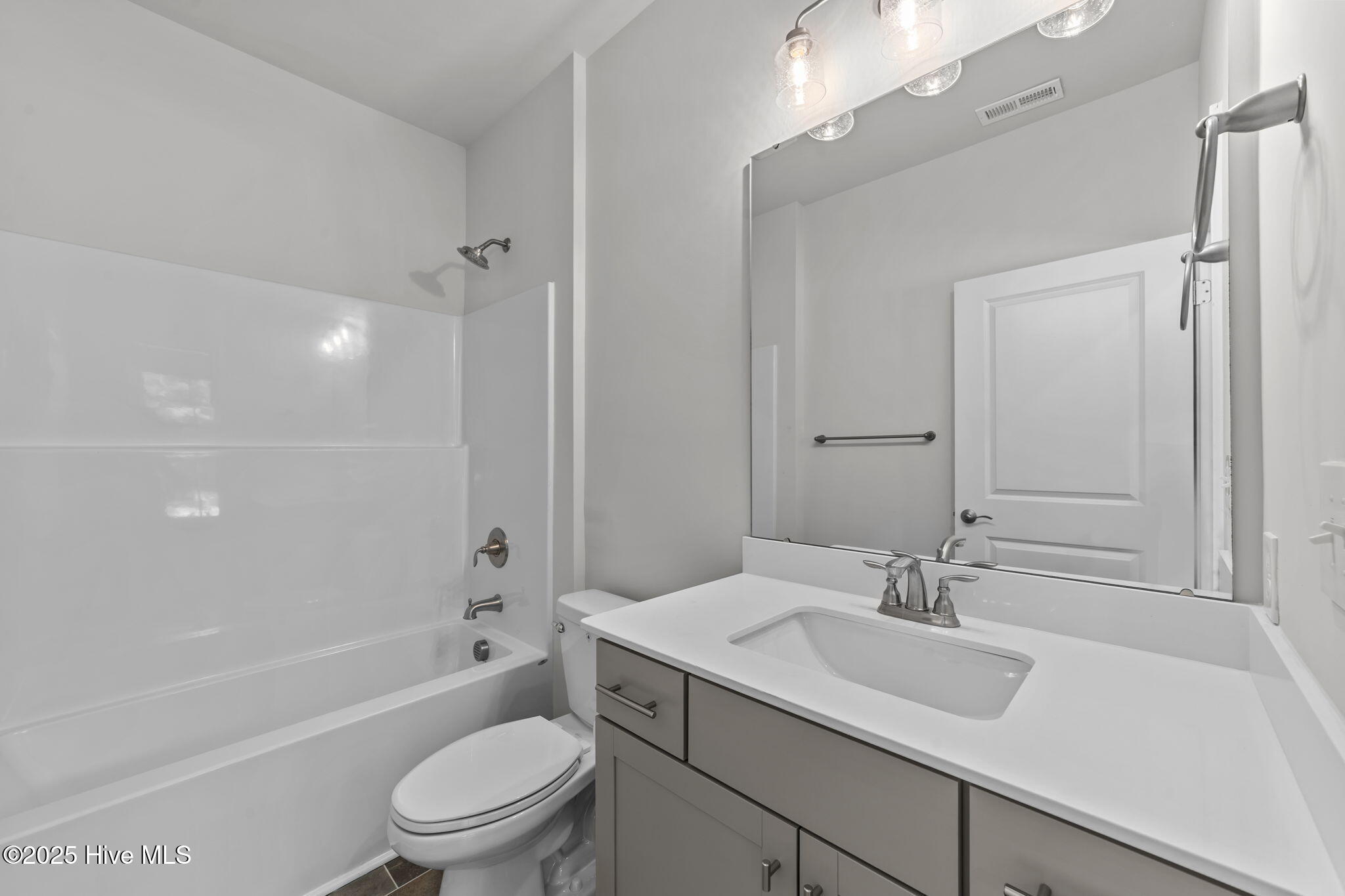 100523813 | Photo 18