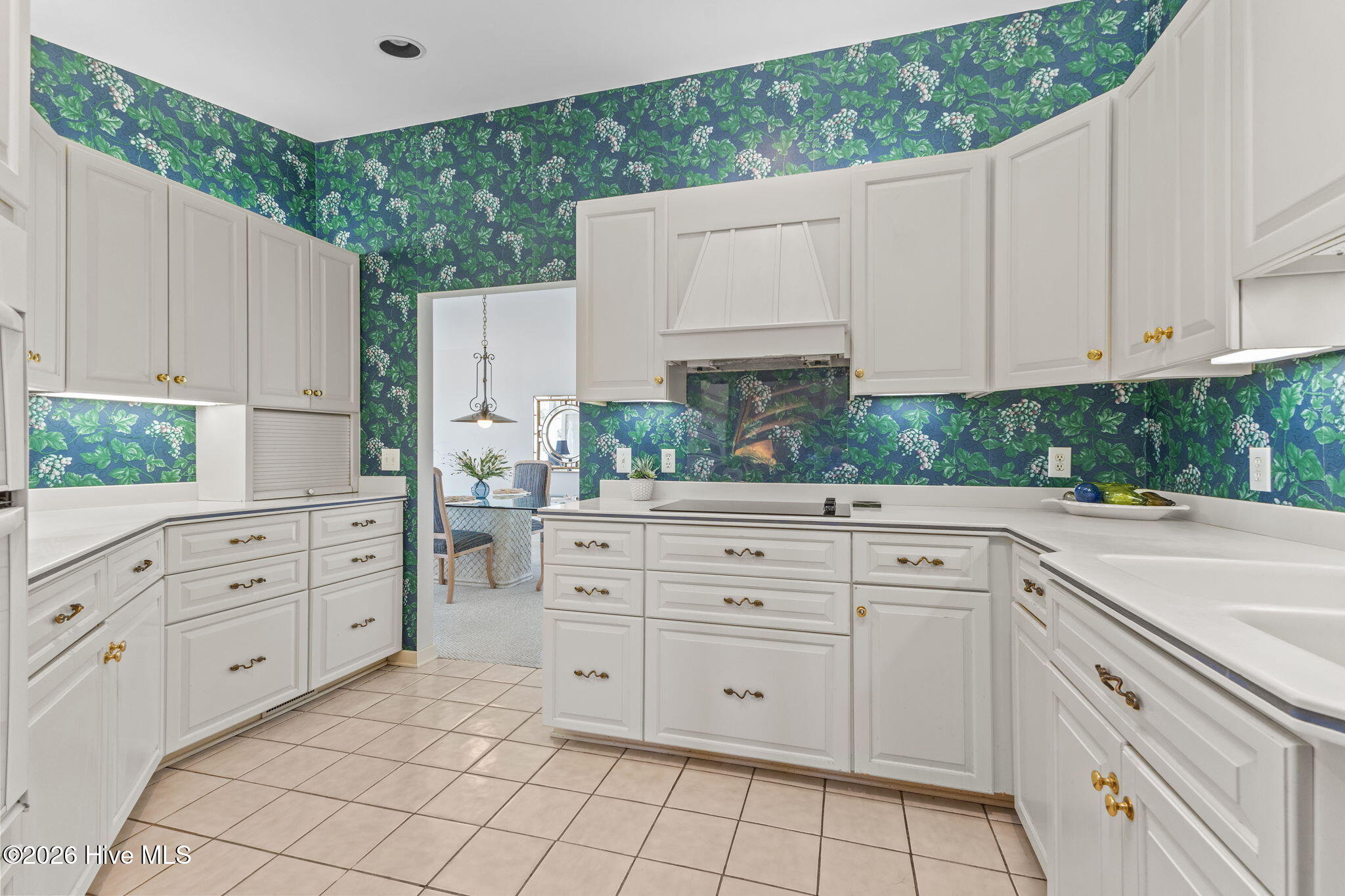 100564648 | Photo 22