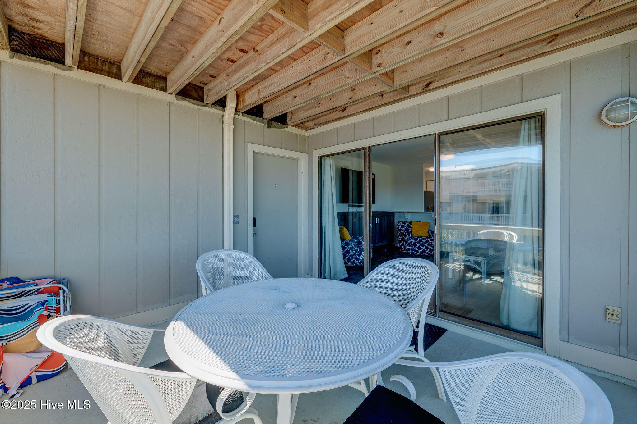 100531579 | Photo 41