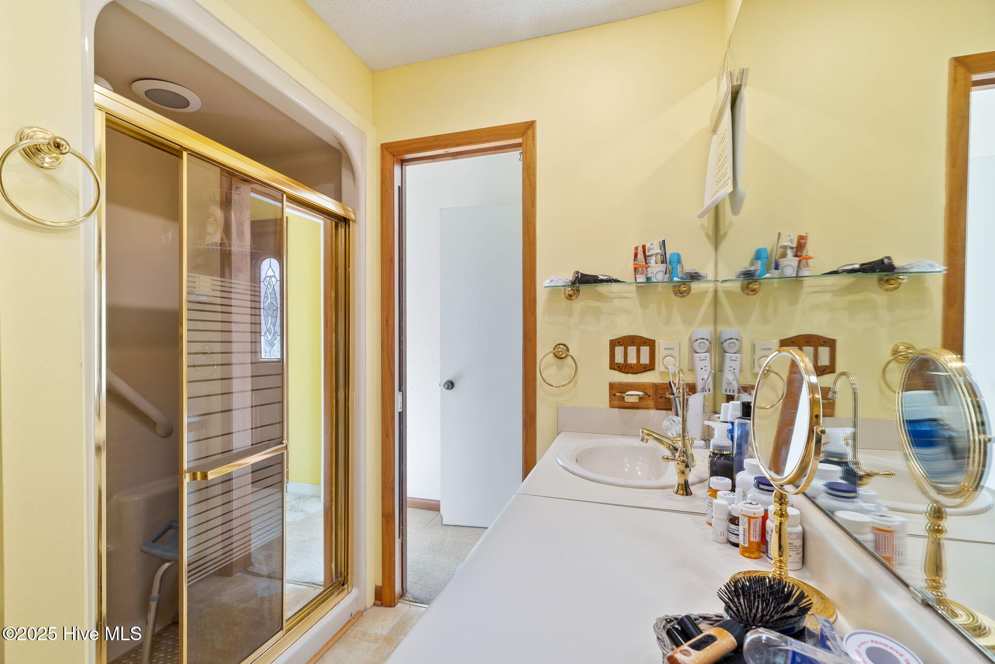 100531930 | Photo 37