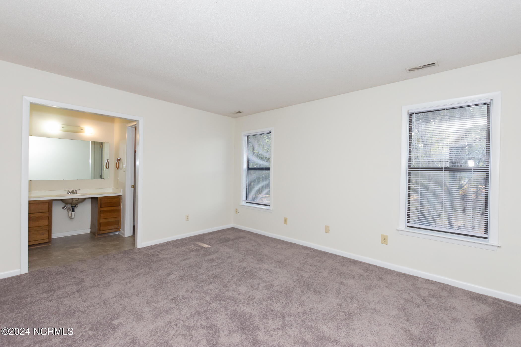 100528629 | Photo 26