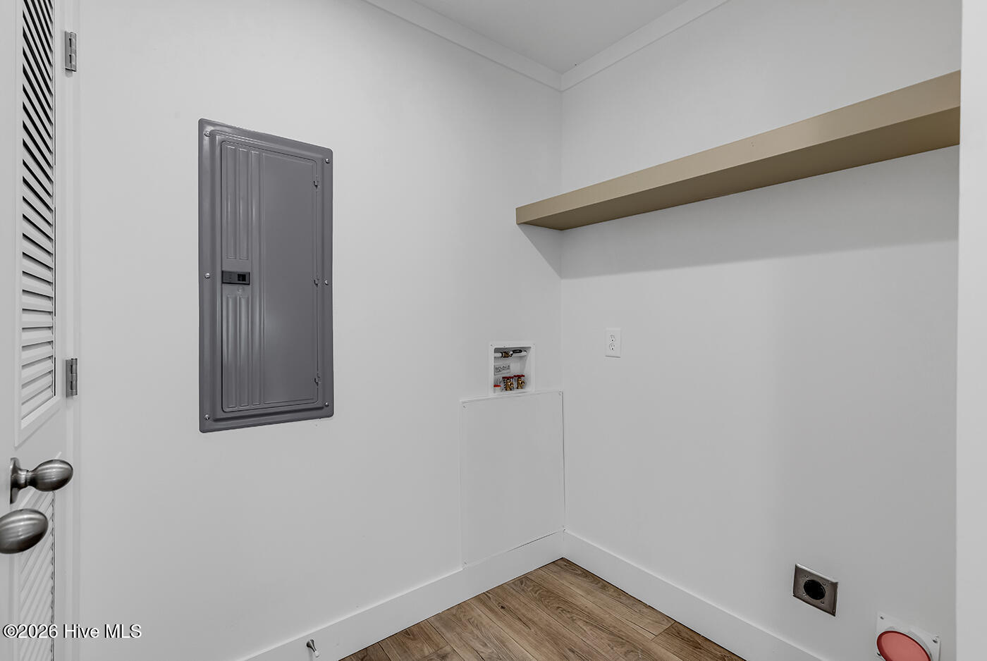 100558273 | Photo 16