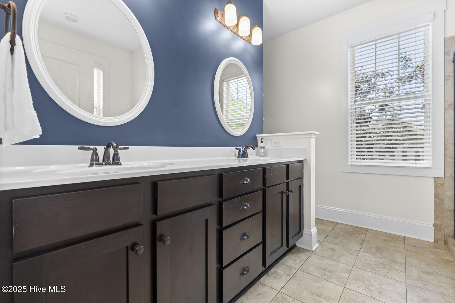 100507529 | Photo 28