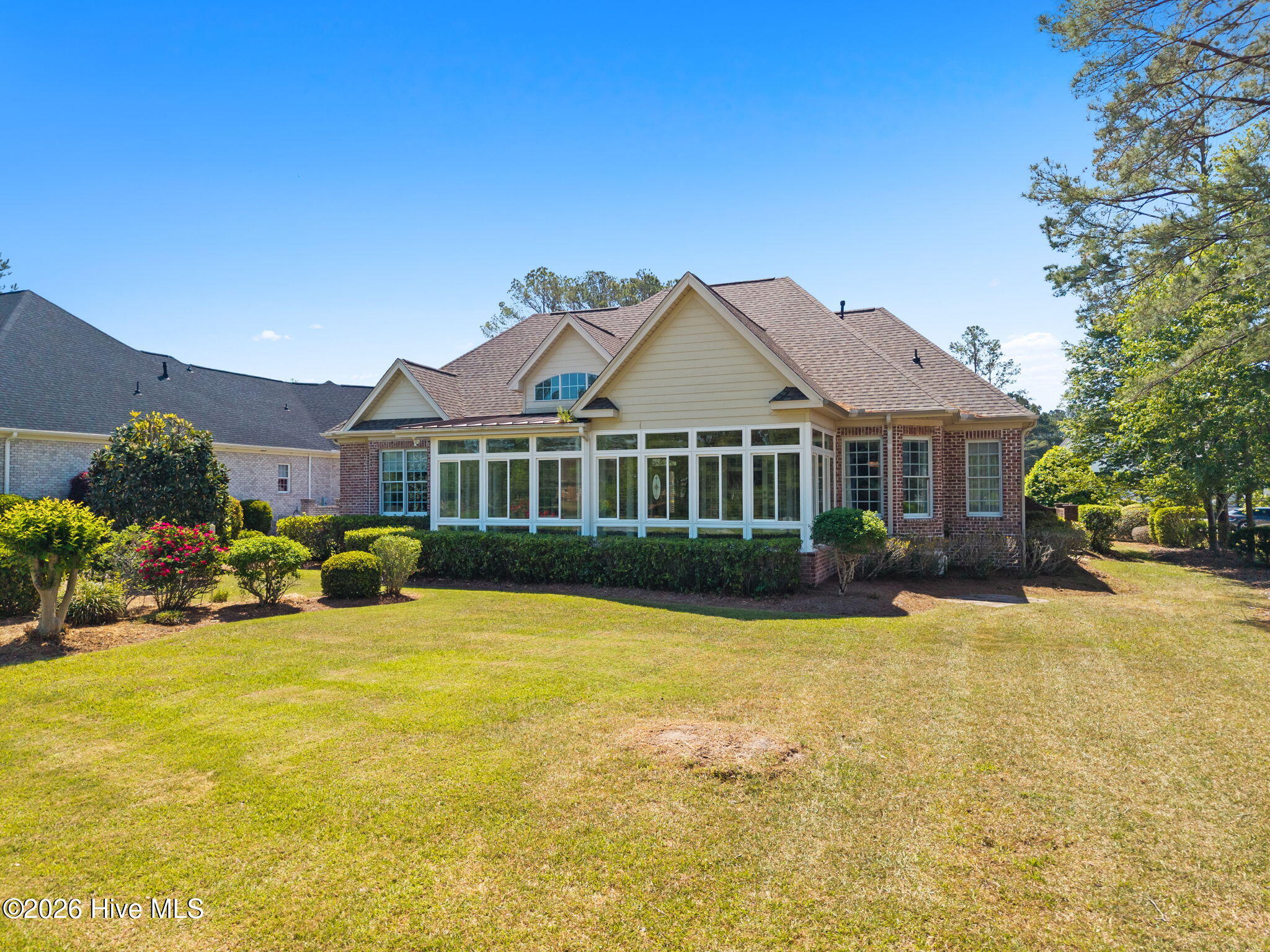 100569598 | Photo 65