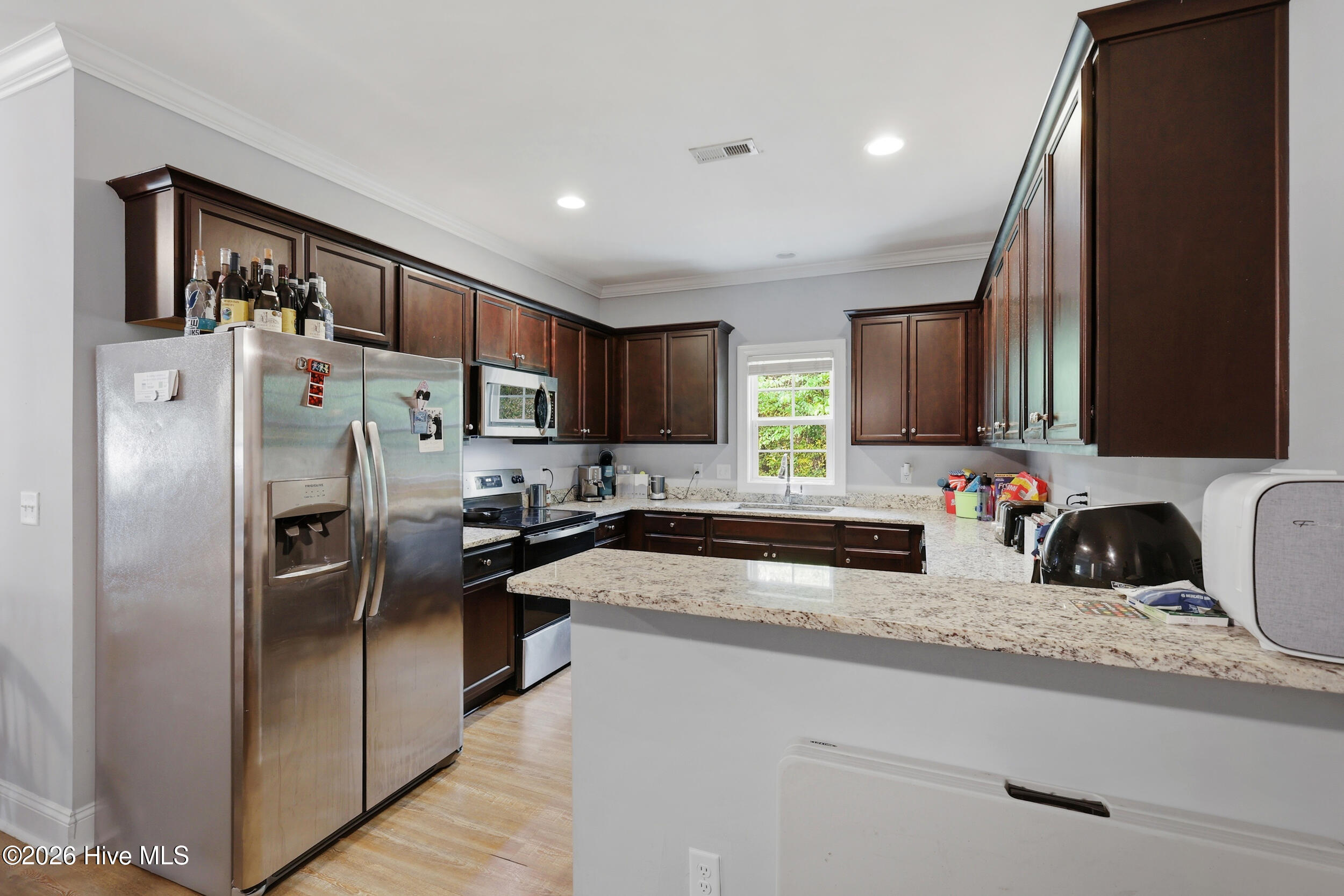 100566904 | Photo 19