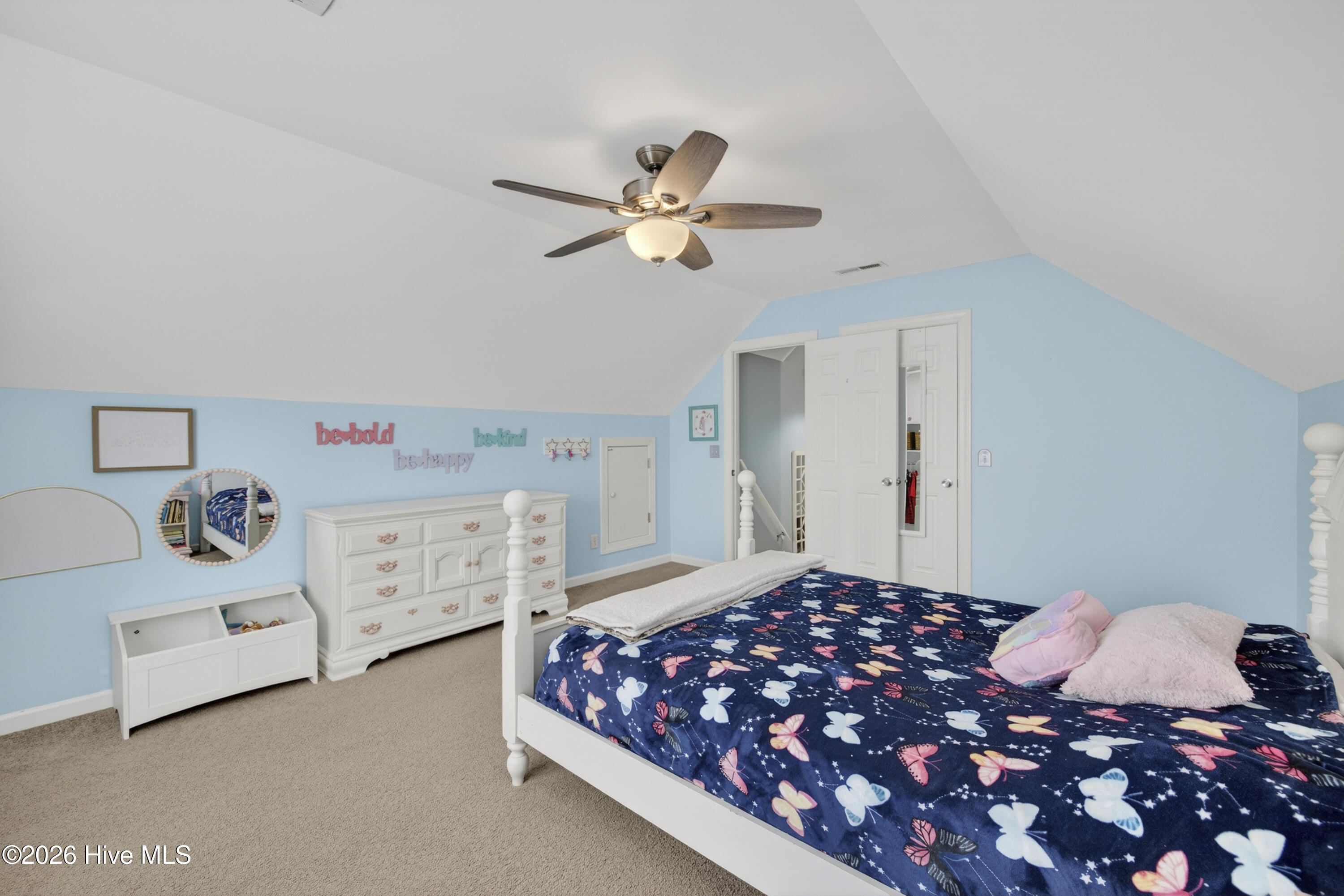 100549081 | Photo 28