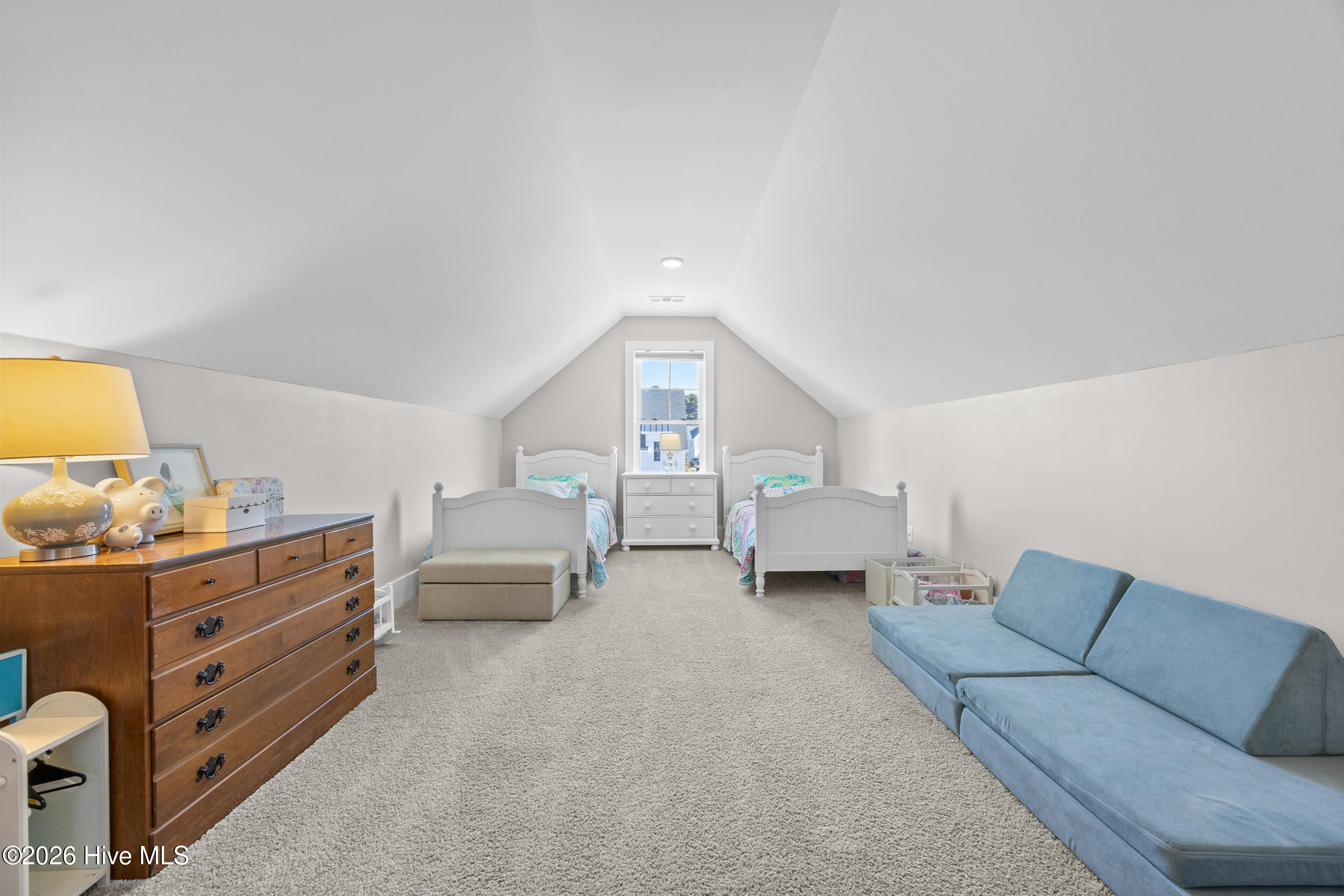 100551925 | Photo 22