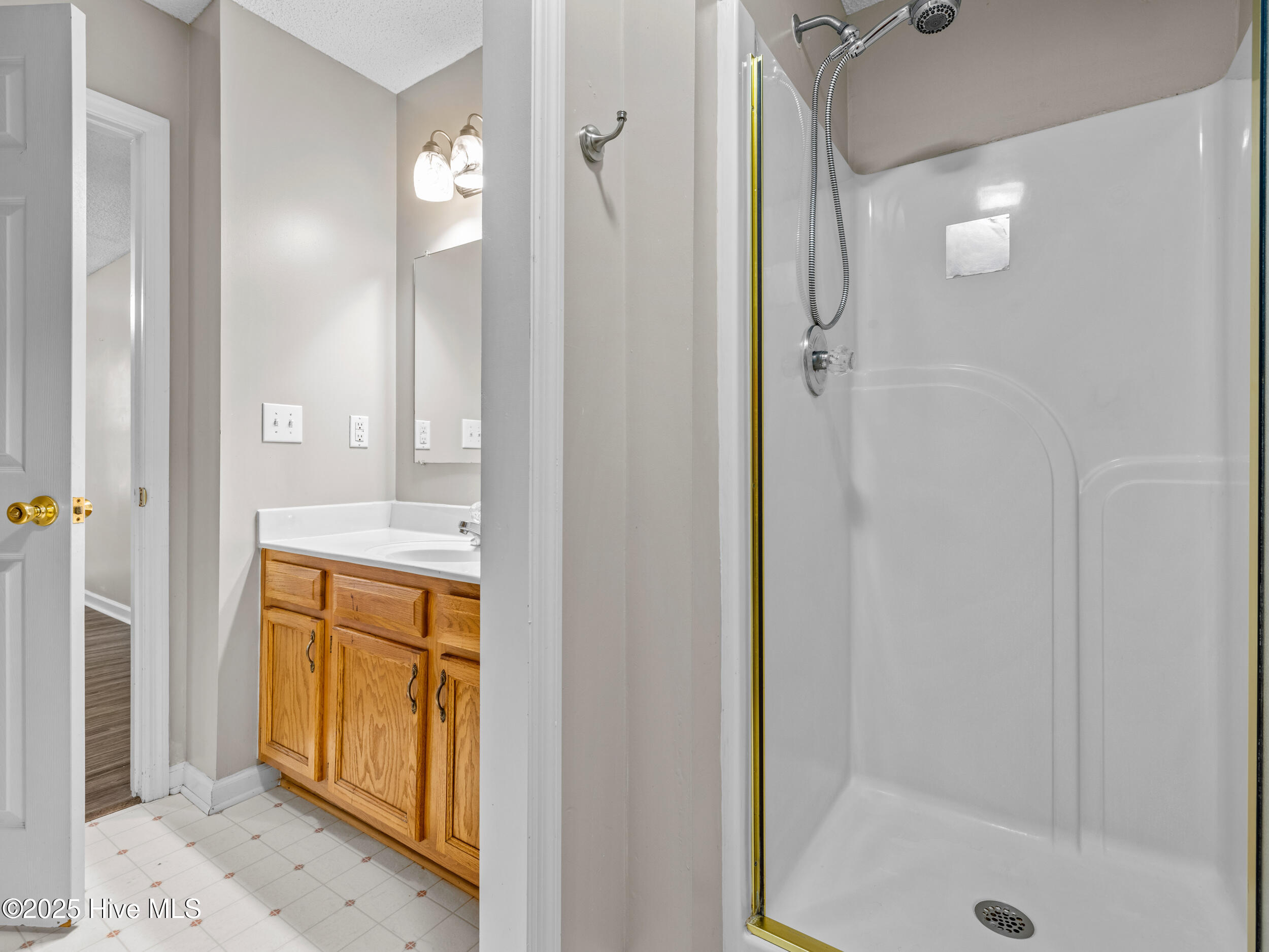 100554828 | Photo 34