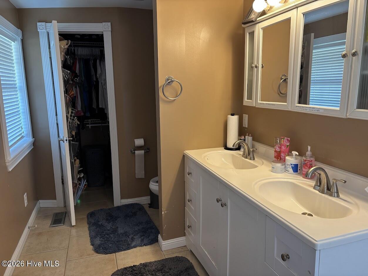 100564772 | Photo 12