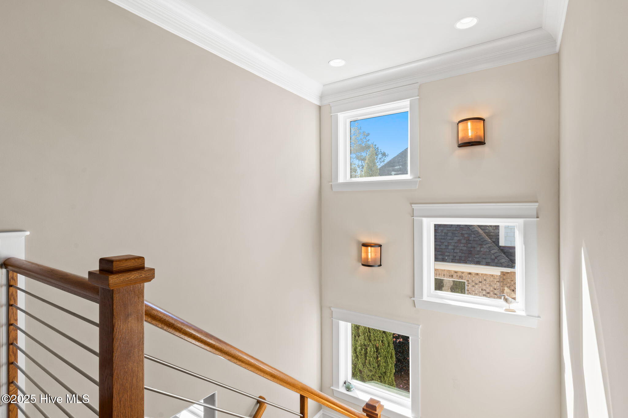 100540302 | Photo 49