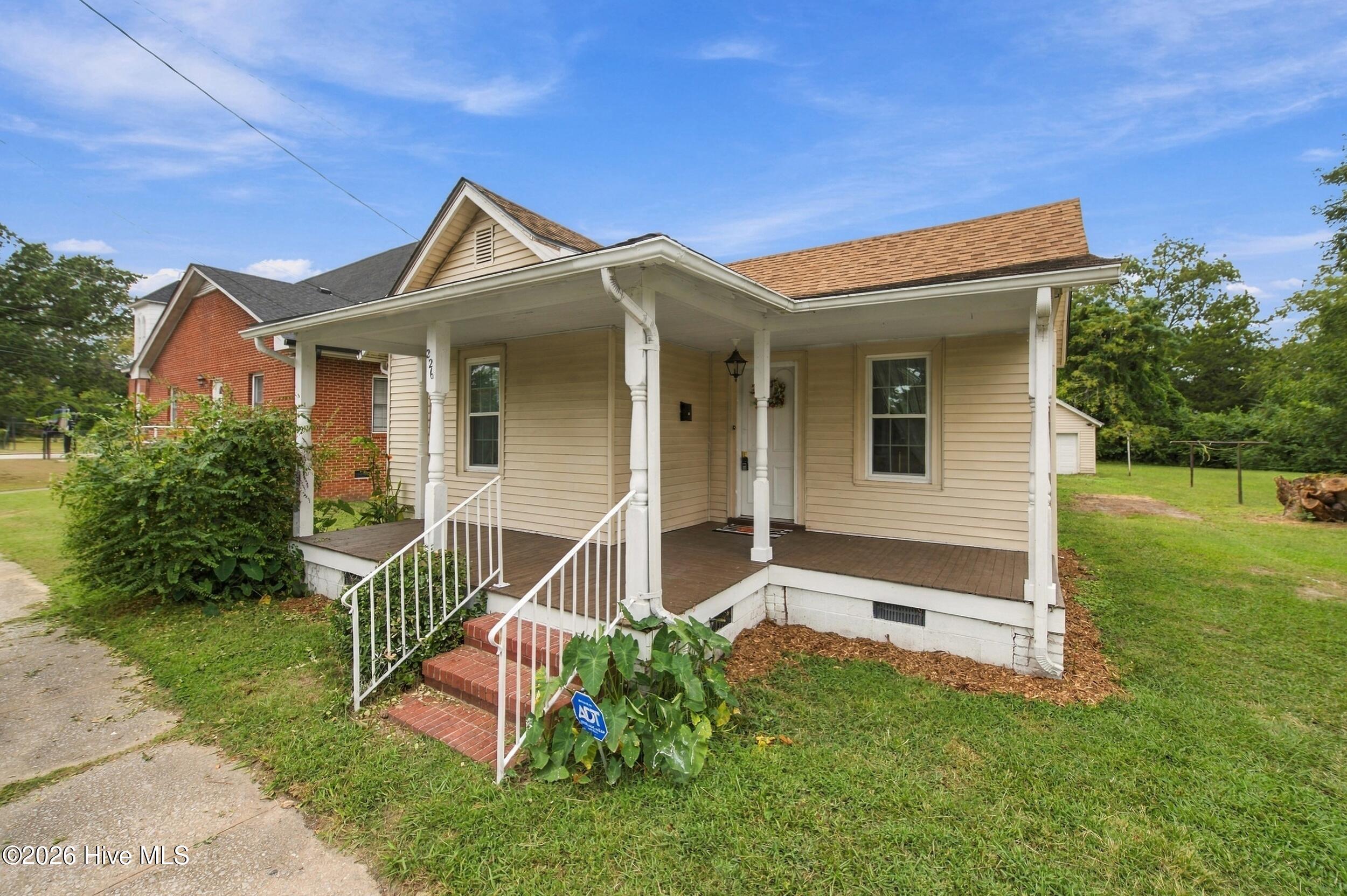 Photo 3 of Single family home for sale at 226 King St, Hertford, NC 27944 | MLS# 100608133 | Listing updated on 2026-10-05