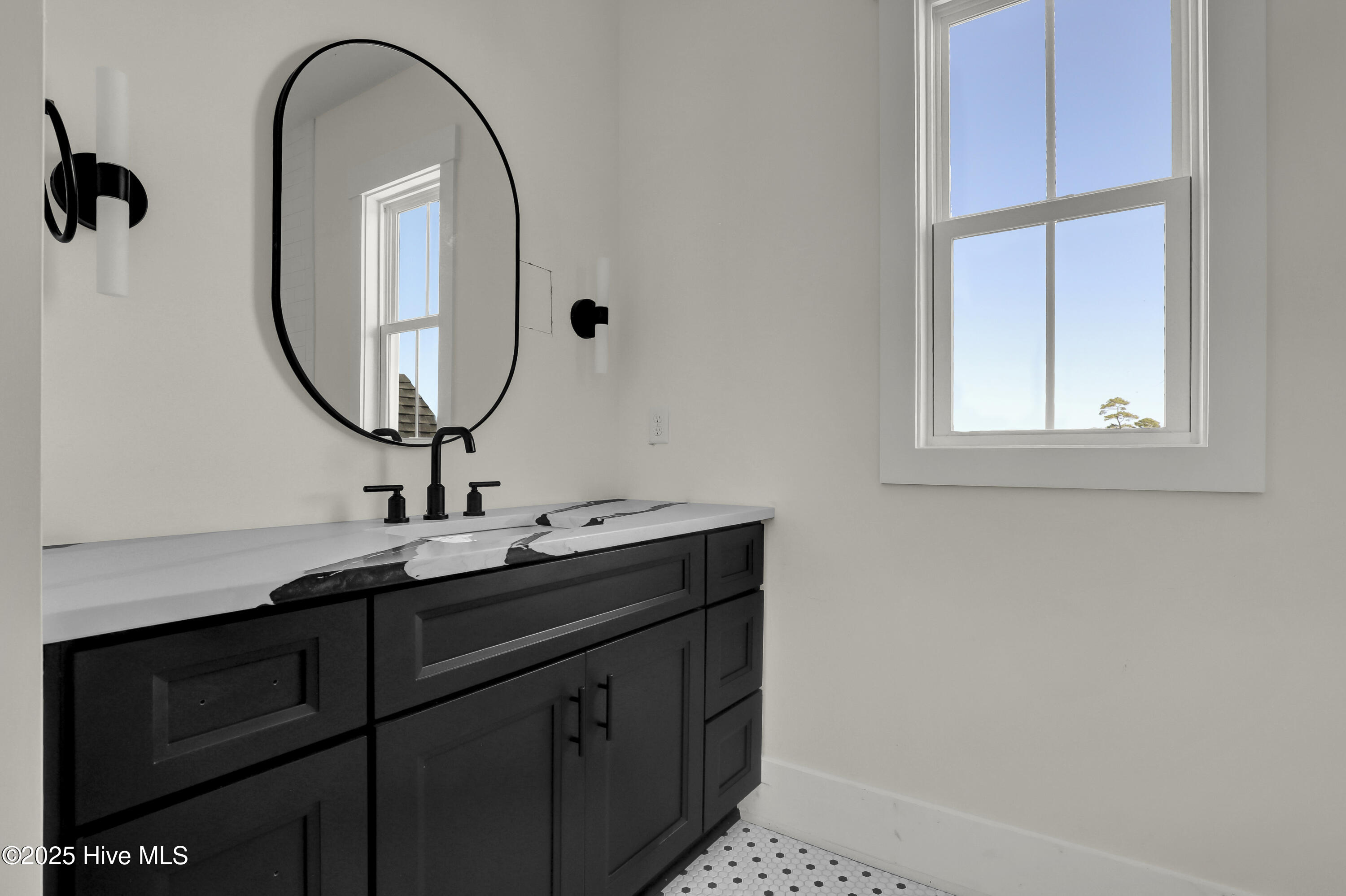 100536575 | Photo 25