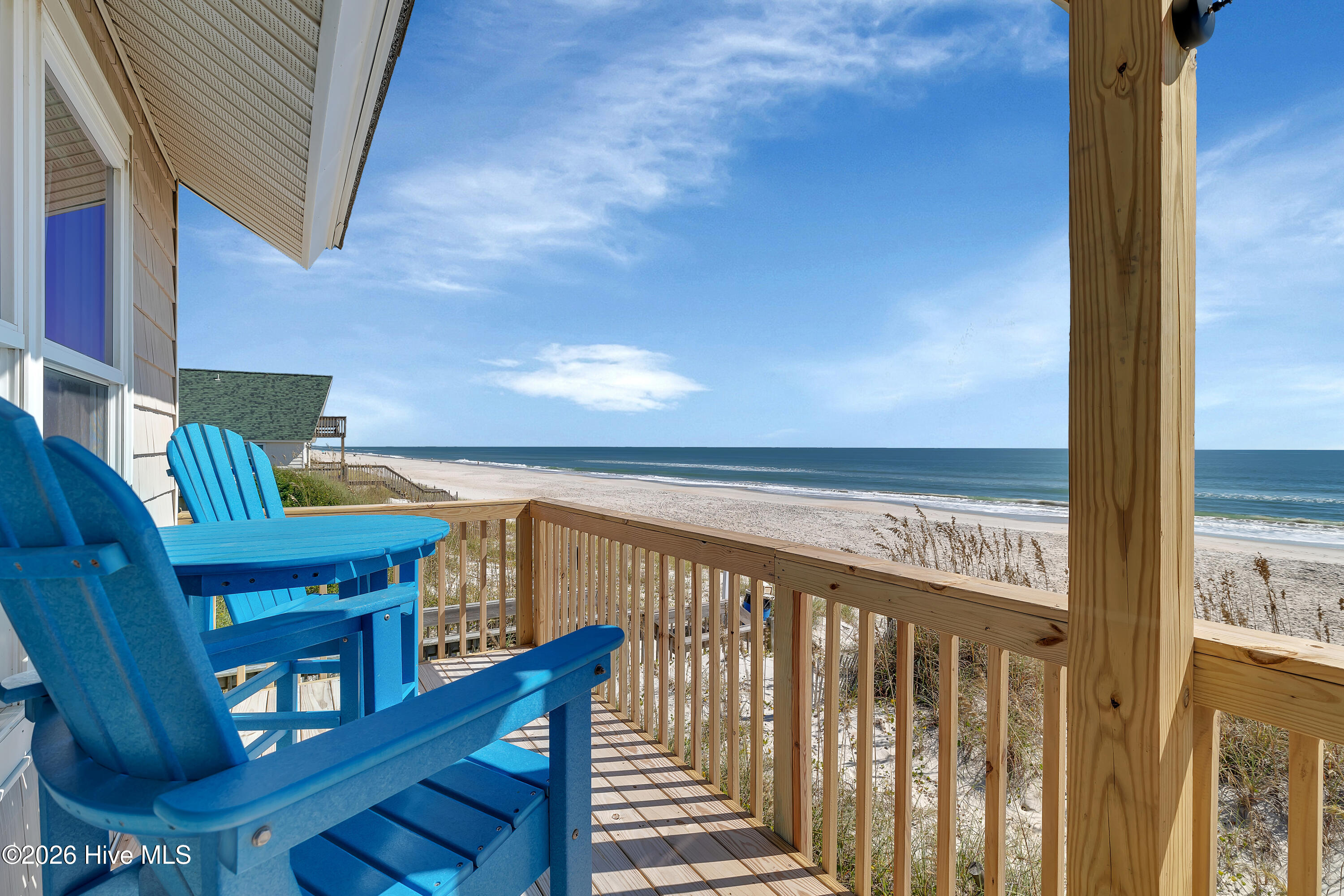 100548009 | Photo 44