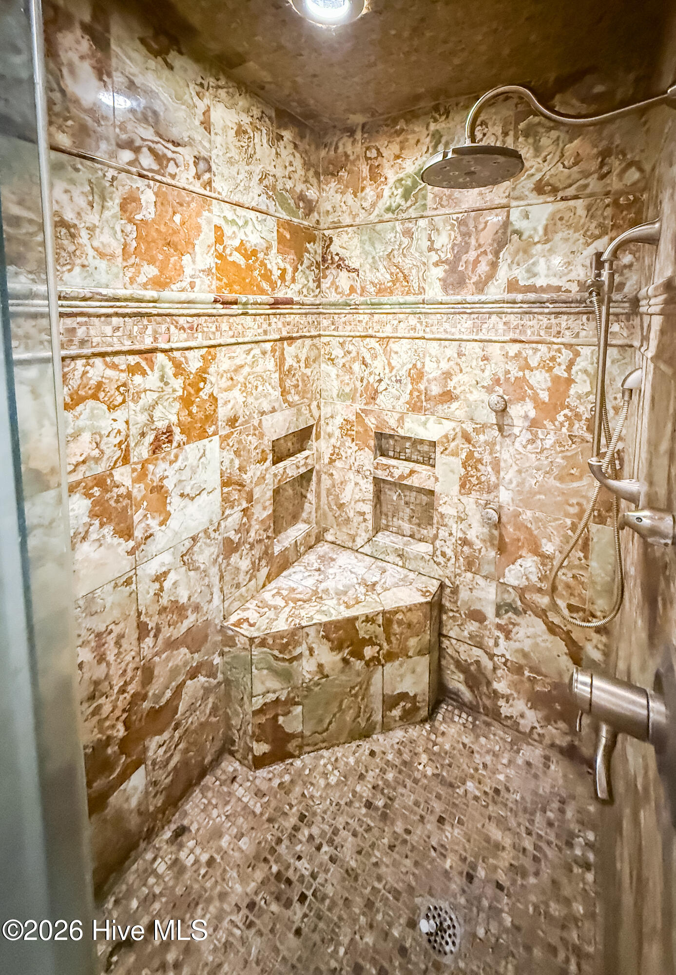 100547138 | Photo 31