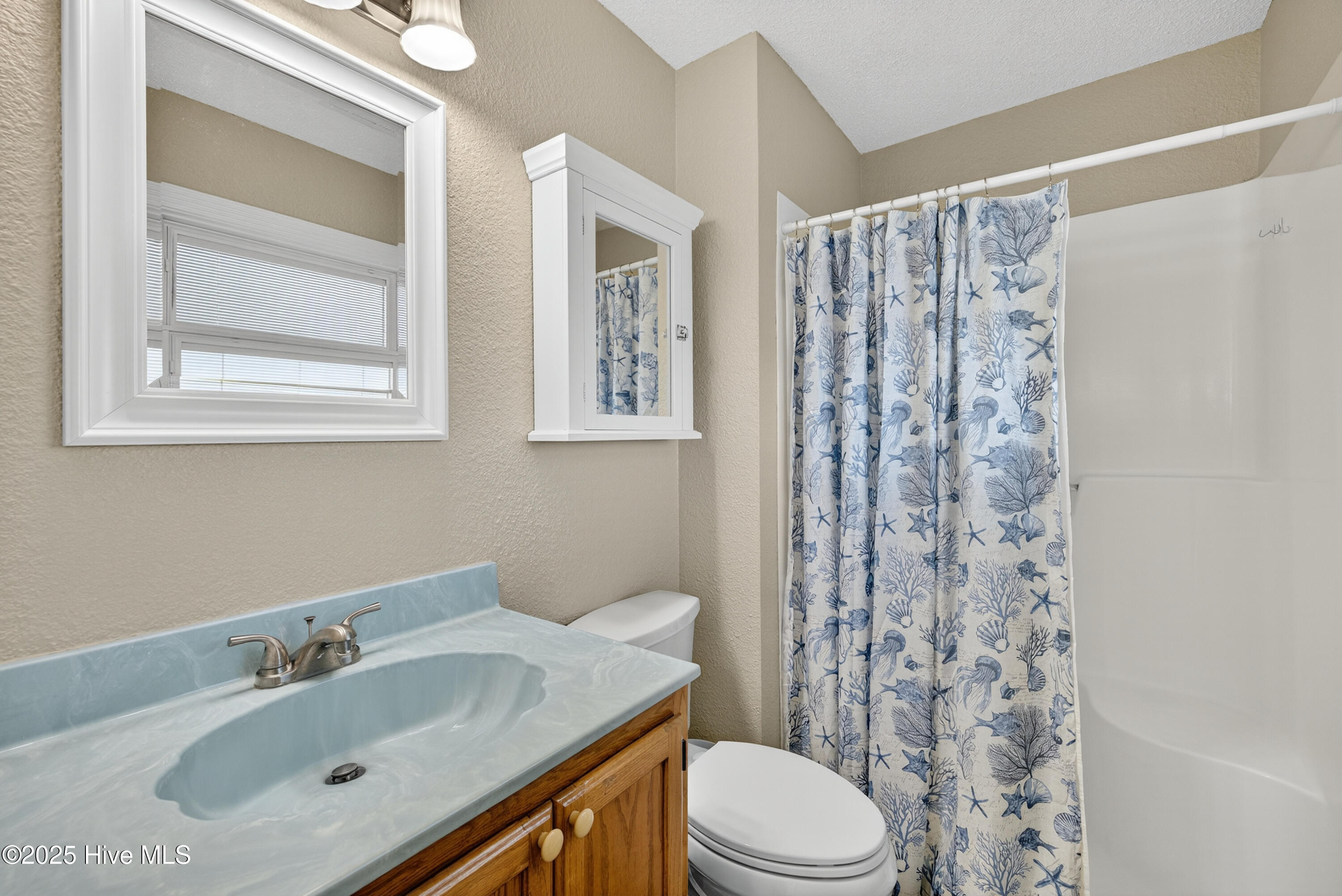 100542400 | Photo 46