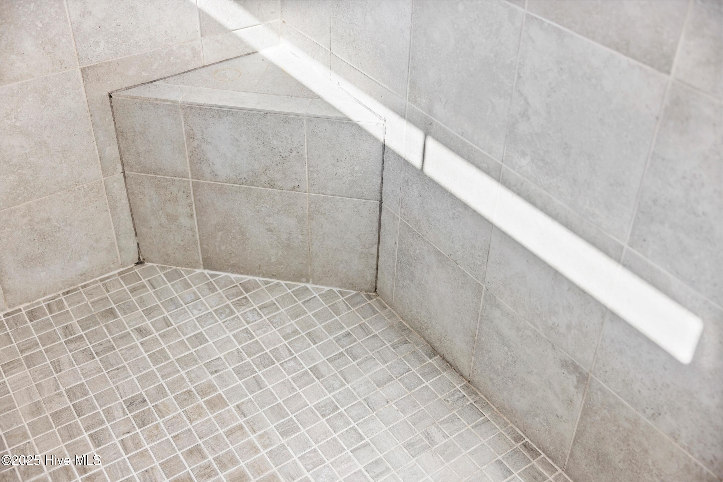 100531261 | Photo 42