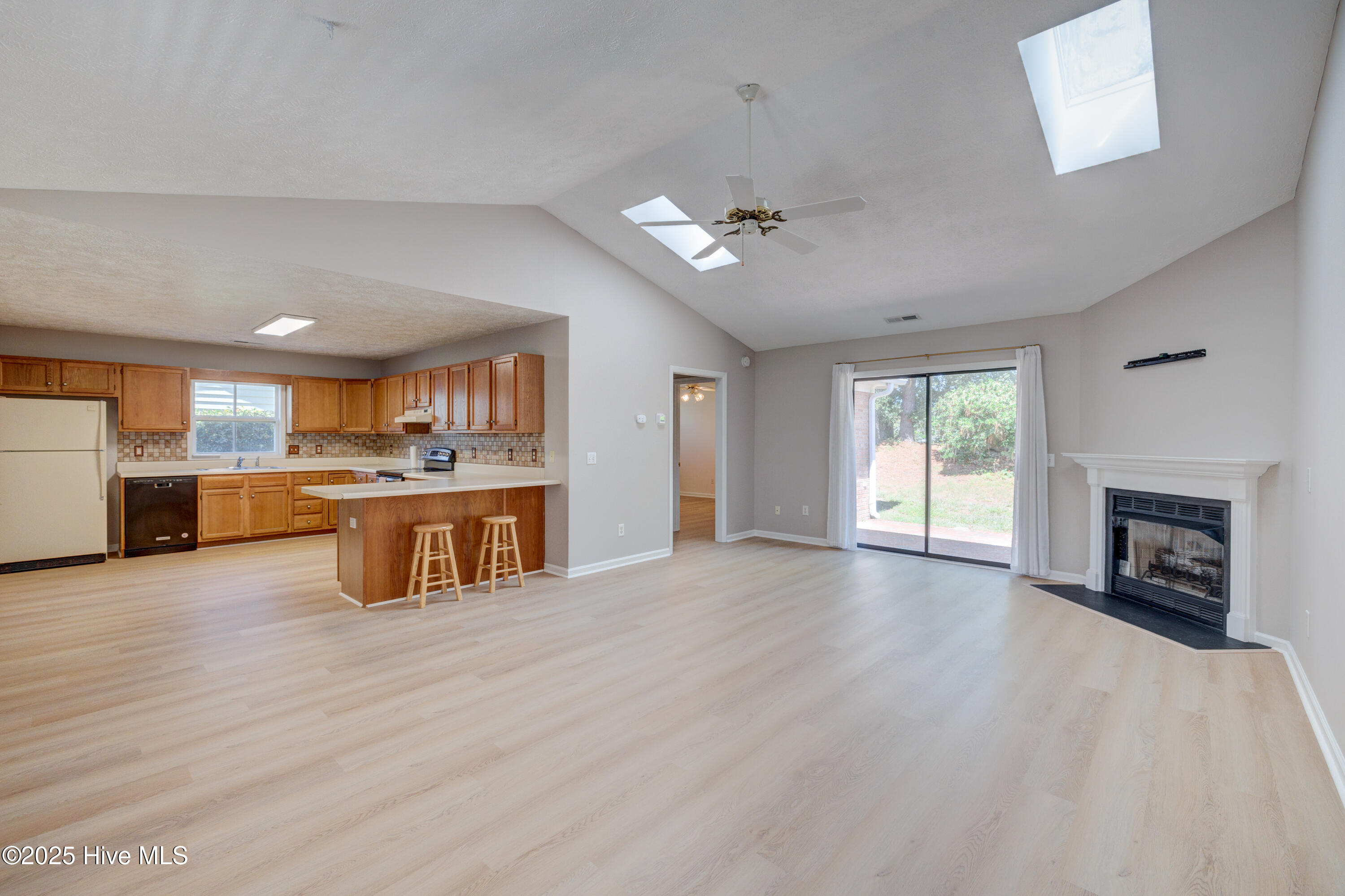 100526962 | Photo 13