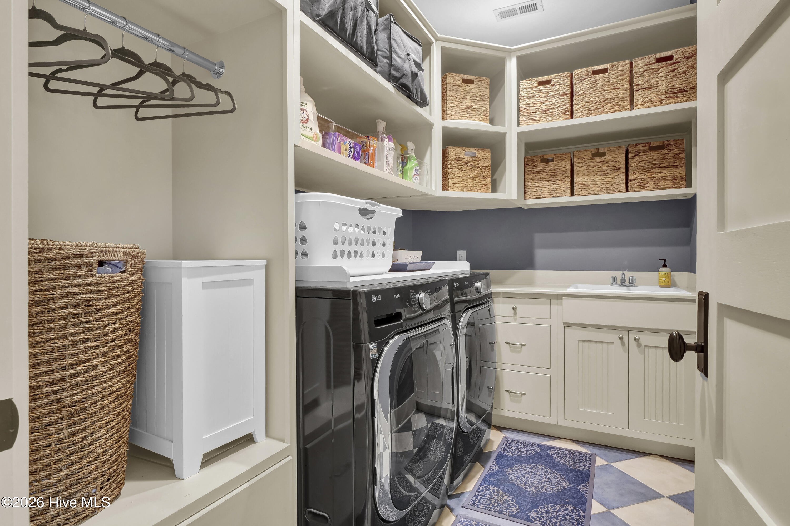 100552686 | Photo 26