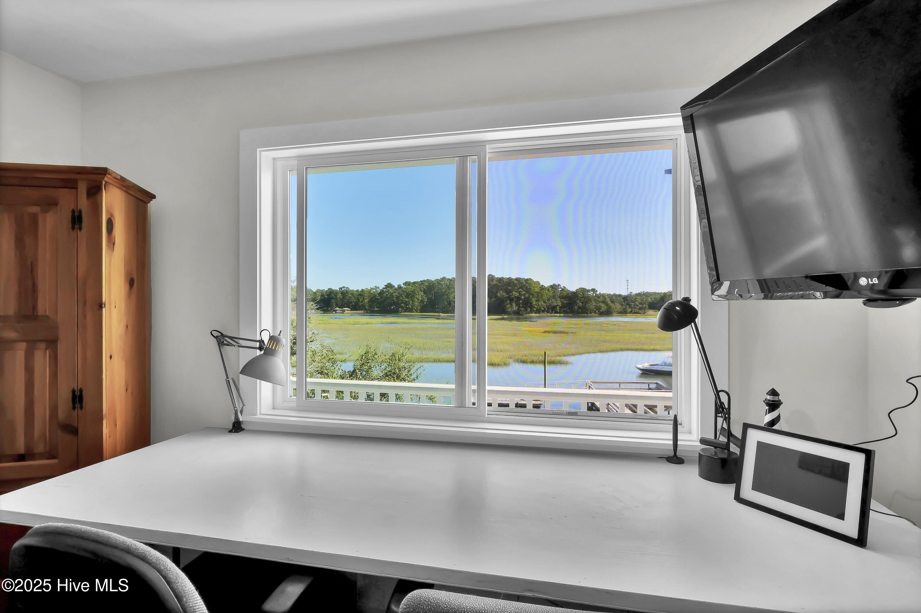 100540889 | Photo 24