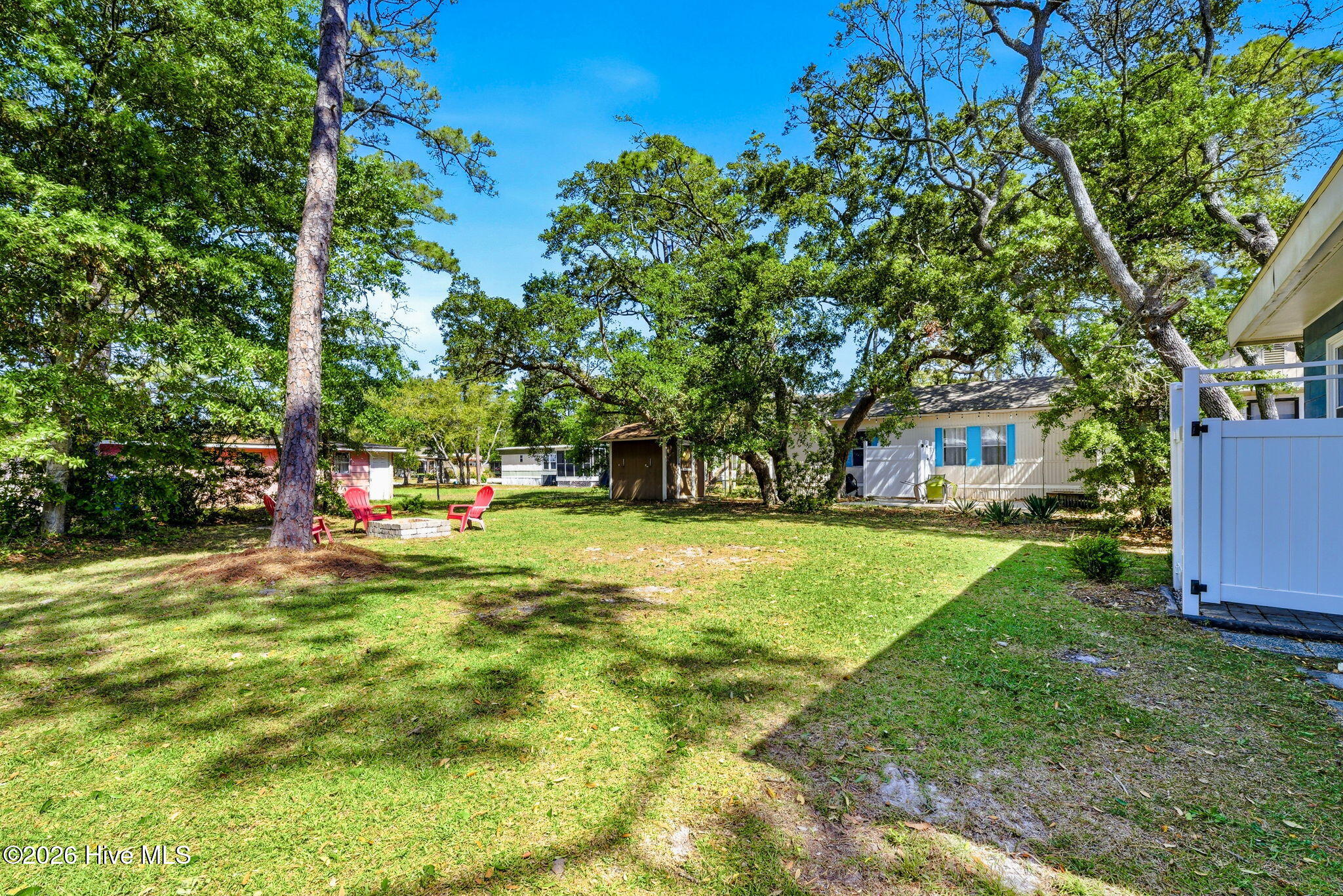 100569703 | Photo 24