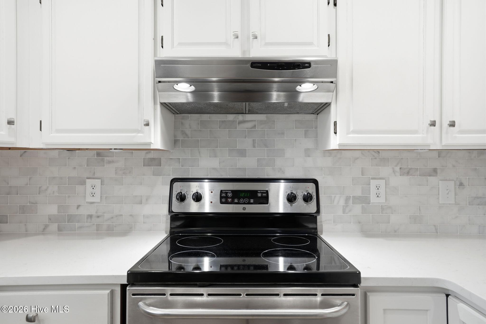 100555820 | Photo 17