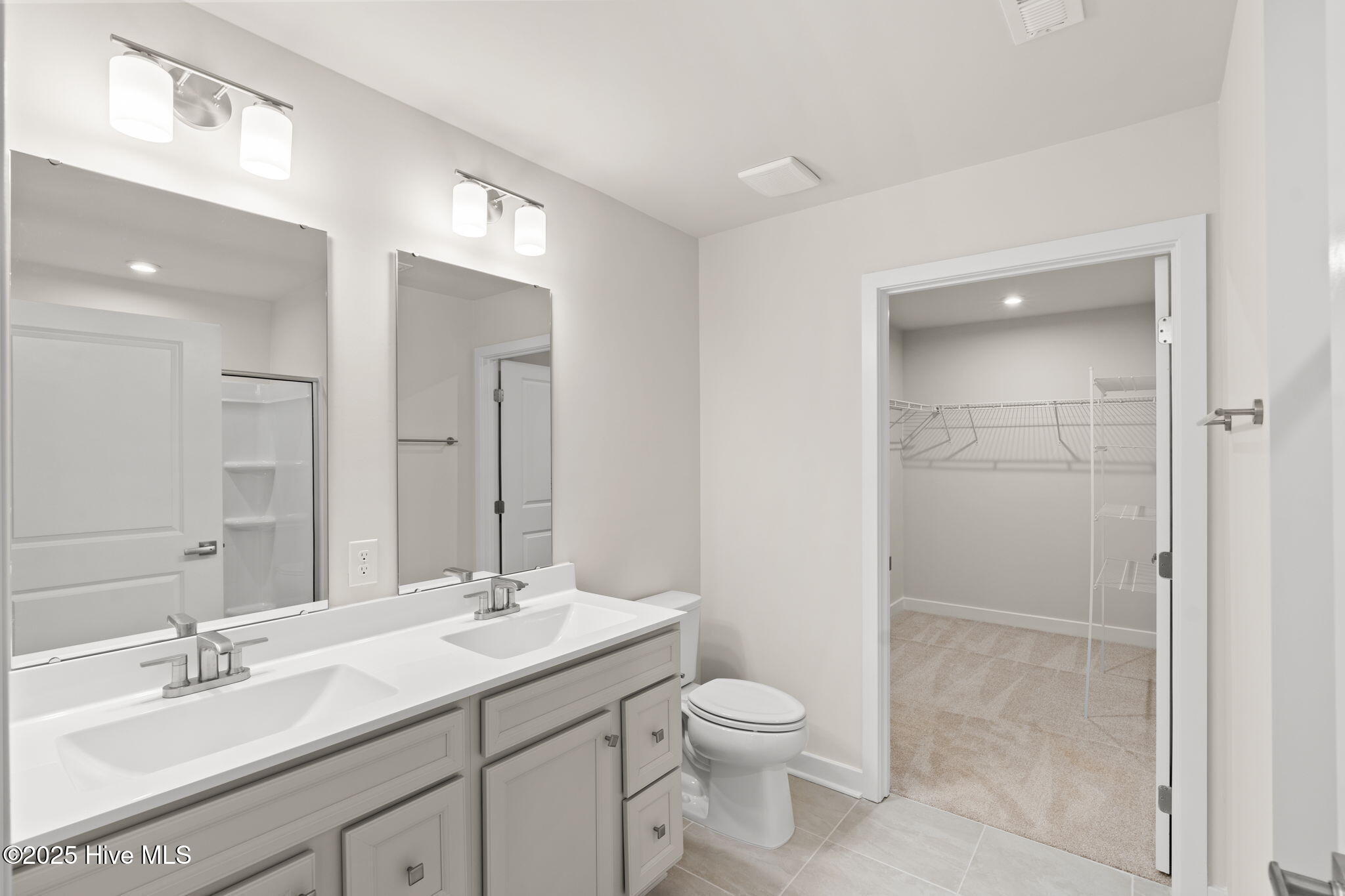 100541179 | Photo 14