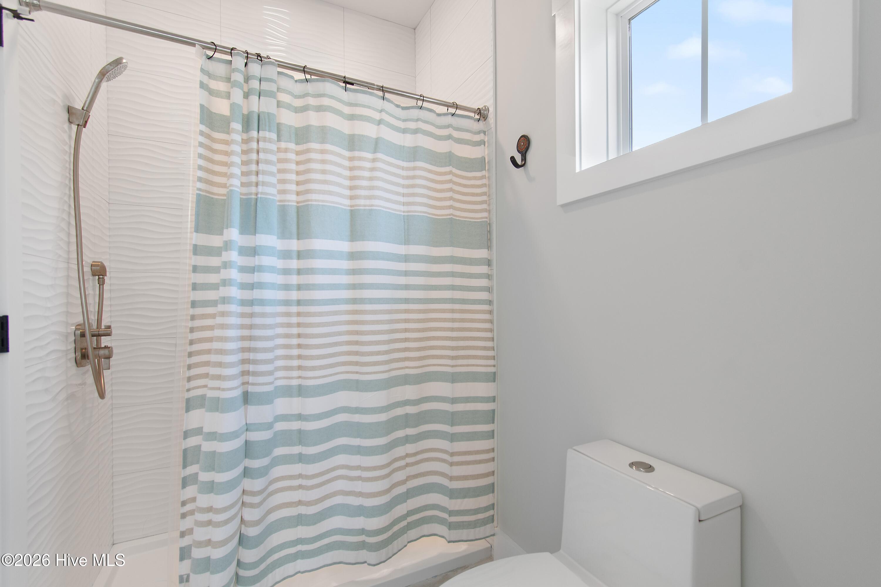 100567576 | Photo 29