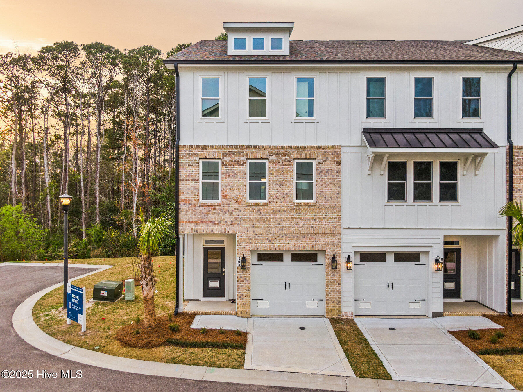 100532132 | Photo 12