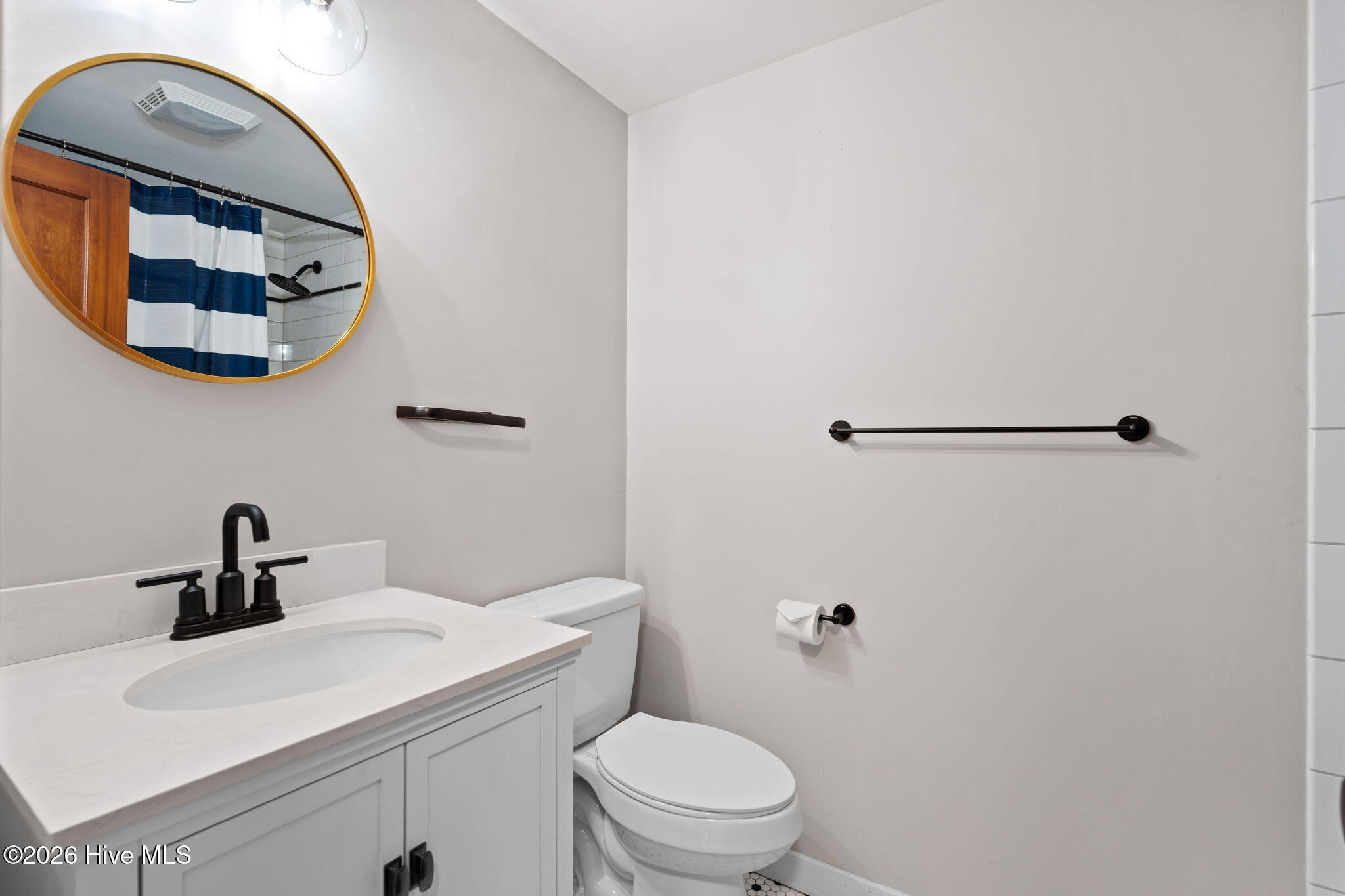 100568132 | Photo 18