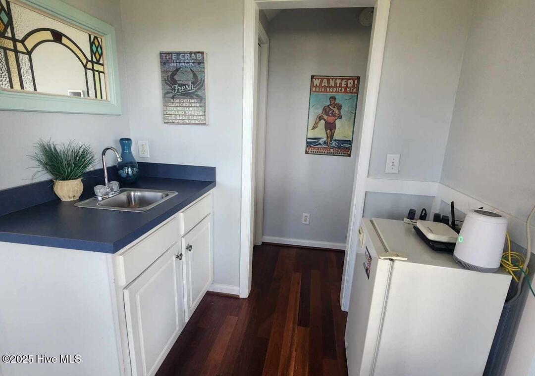 Lower Level Living Room Wet Bar 2