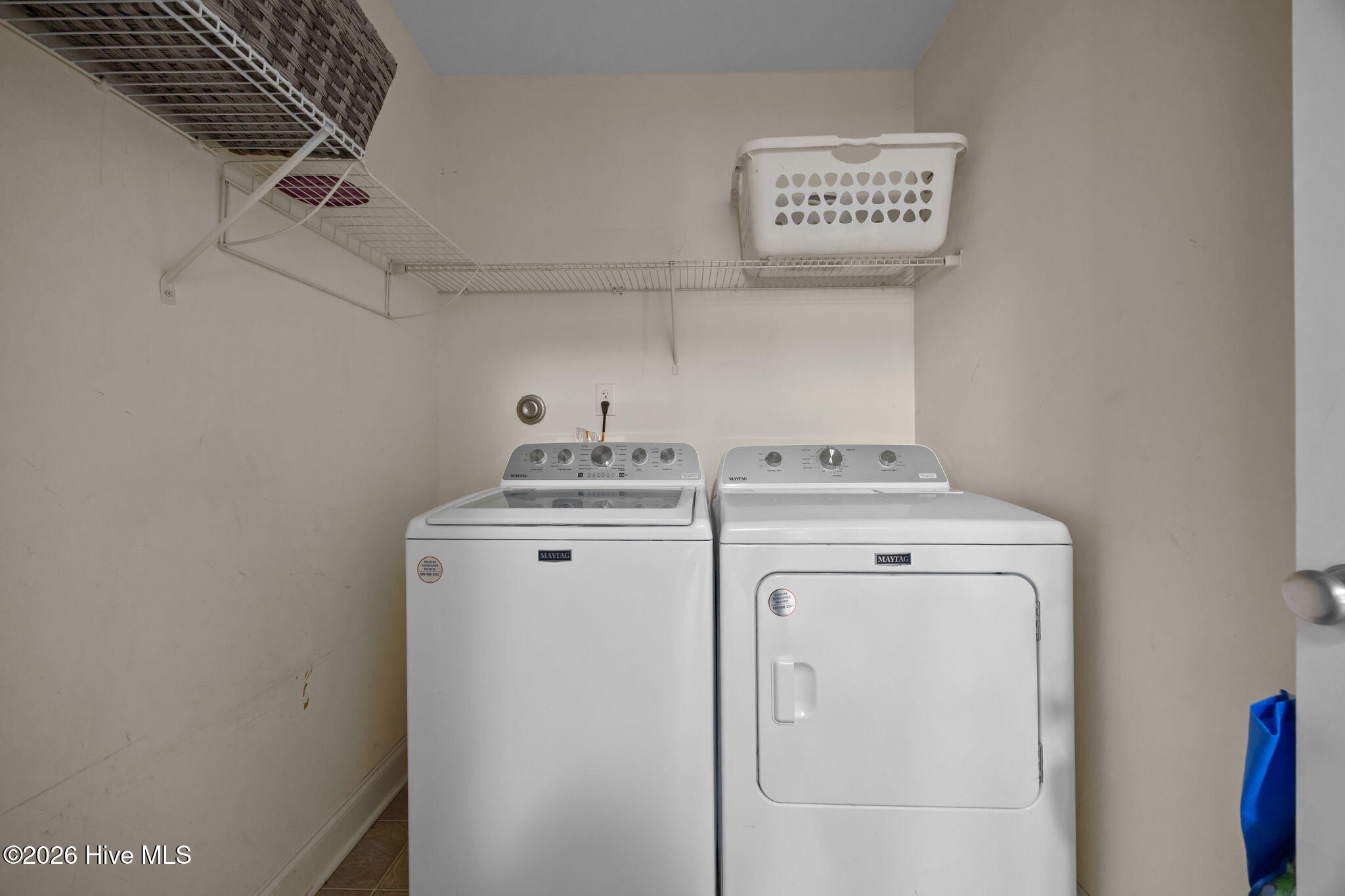 100550598 | Photo 24