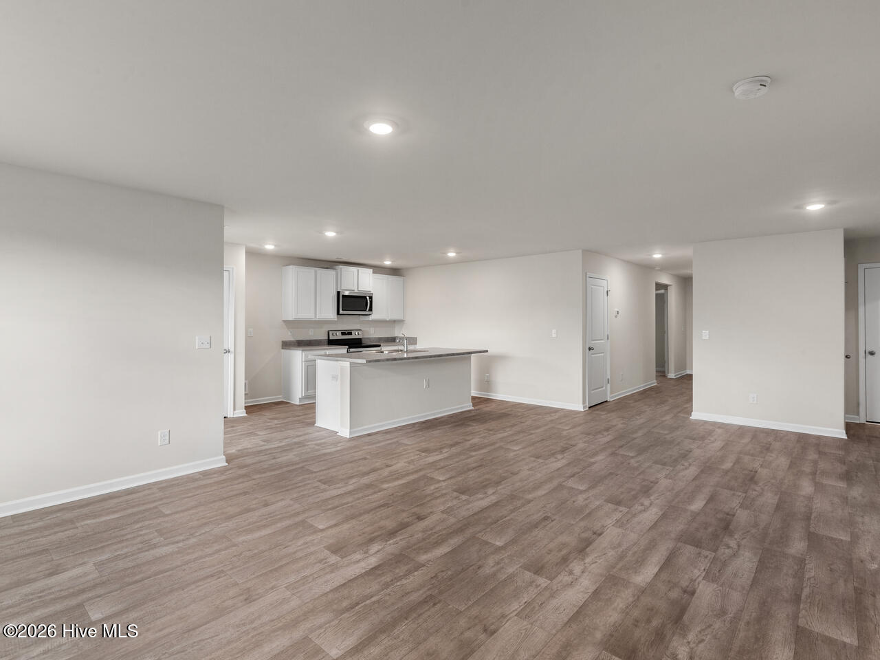 100551110 | Photo 13