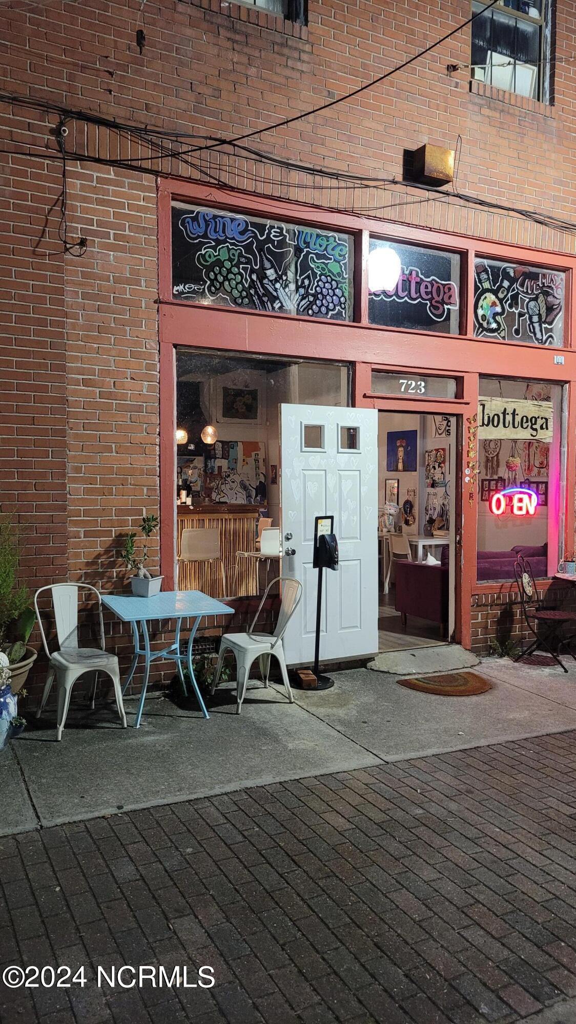 100512715 | Photo 26