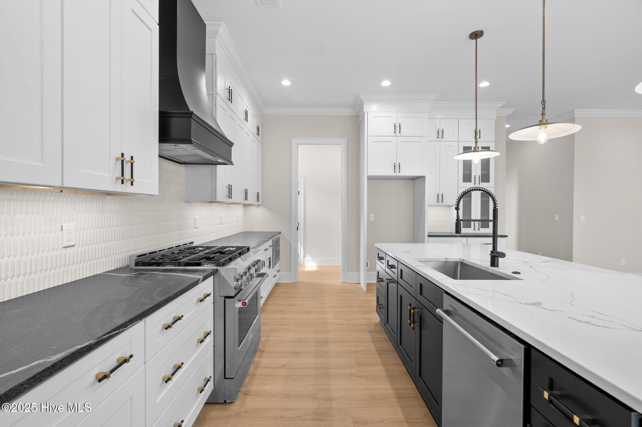 100547406 | Photo 17